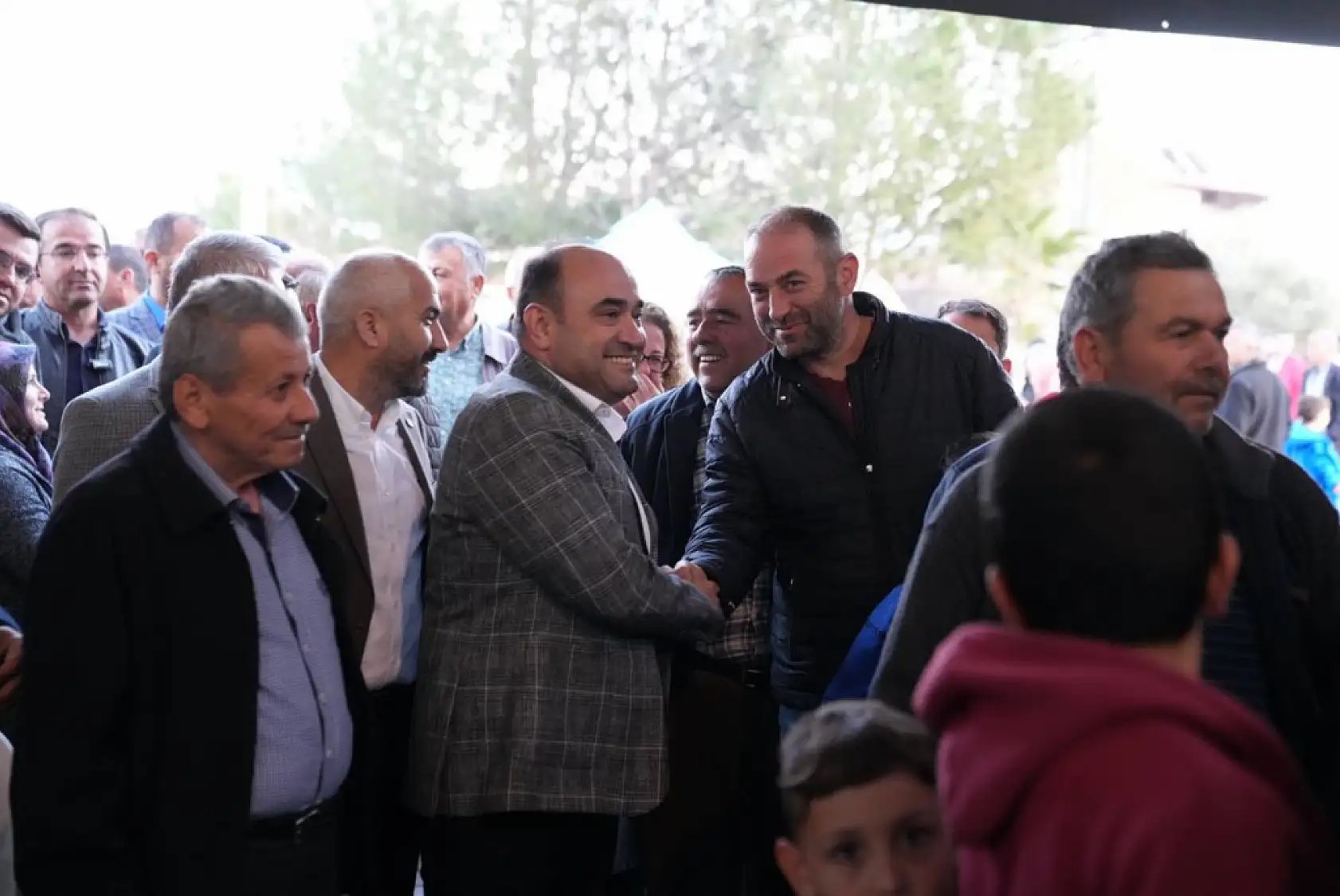 Başkan Akdenizli iftarını Kadıköy Mahallesinde vatandaşlarla yaptı