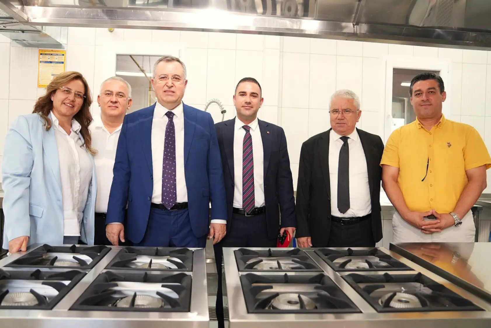 FTSO, Şefika Pekin Kız Mesleki ve Teknik Anadolu Lisesi'ne Mutfak Atölyesi hediye etti