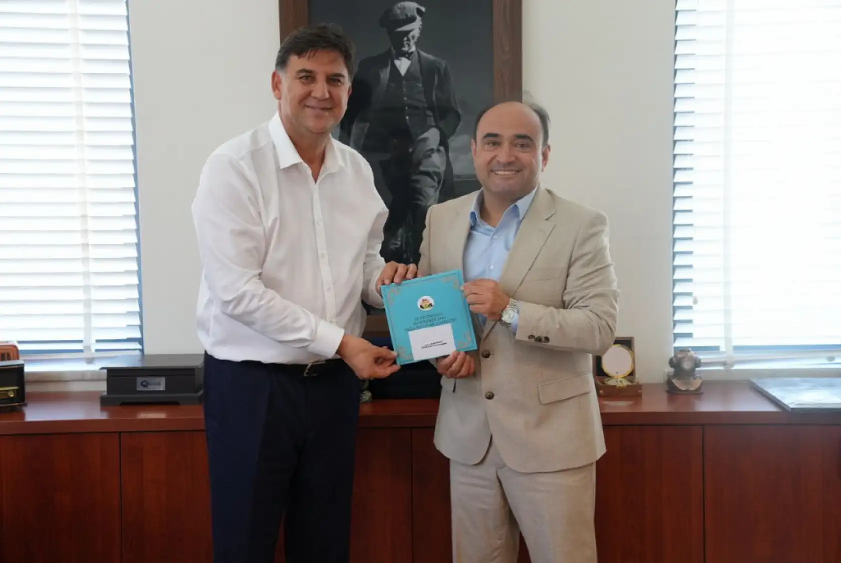 Başkan Akdenizli'den Başkan Karaca'ya Güreş Daveti