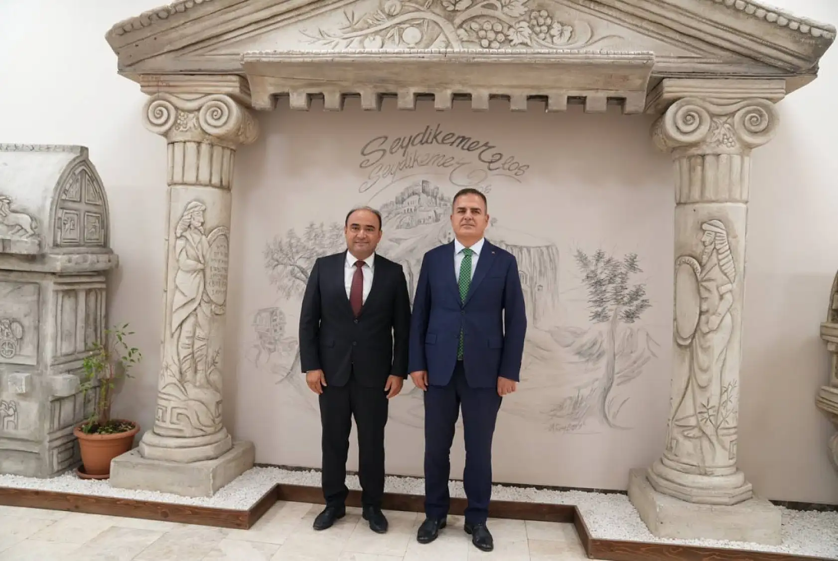 Vali Dr. İdris Akbıyık'tan Başkan Akdenizli'ye Ziyaret