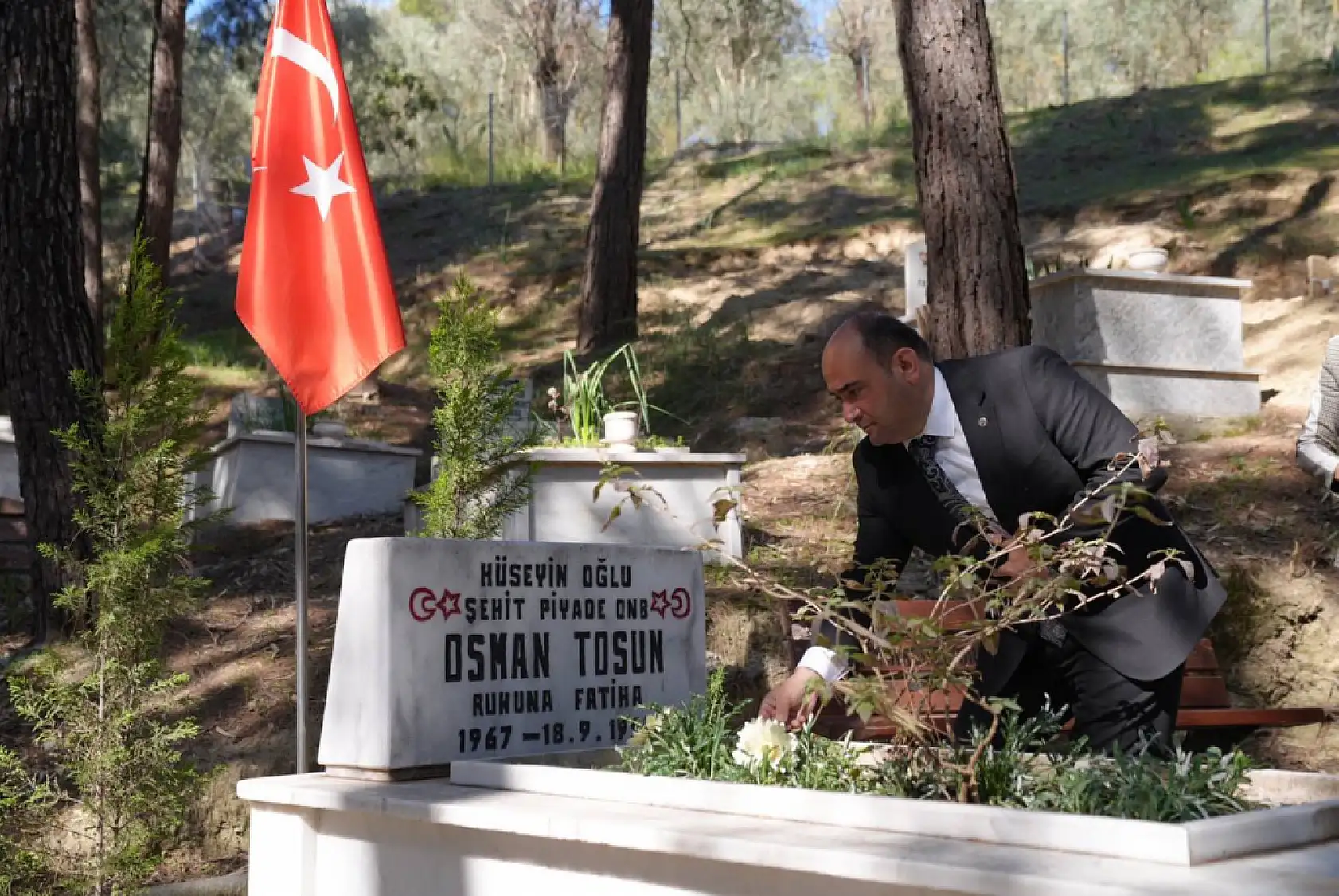 Seydikemer Protokolü Şehitlerimizin Kabirlerini Ziyaret Etti