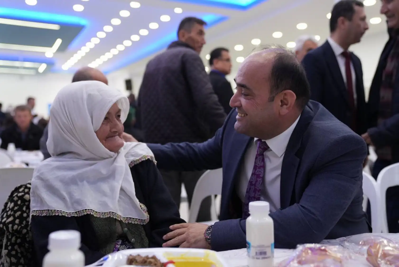 Başkan Akdenizli İftarını Belediye Personeli ile Yaptı