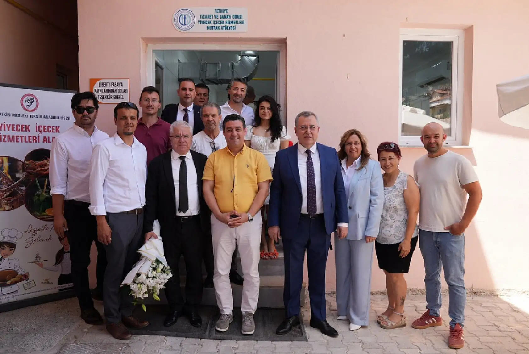 FTSO, Şefika Pekin Kız Mesleki ve Teknik Anadolu Lisesi'ne Mutfak Atölyesi hediye etti