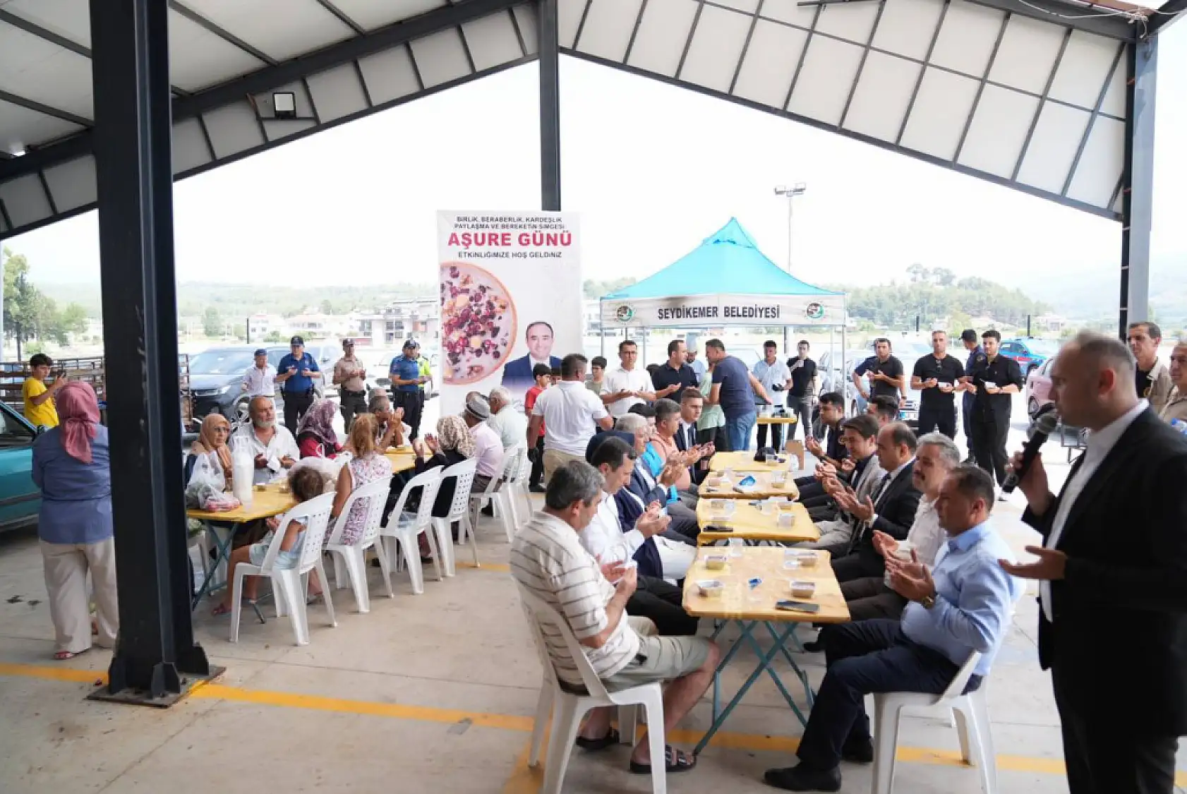 Seydikemer'de 15 Temmuz Şehitleri İçin Aşure İkramı