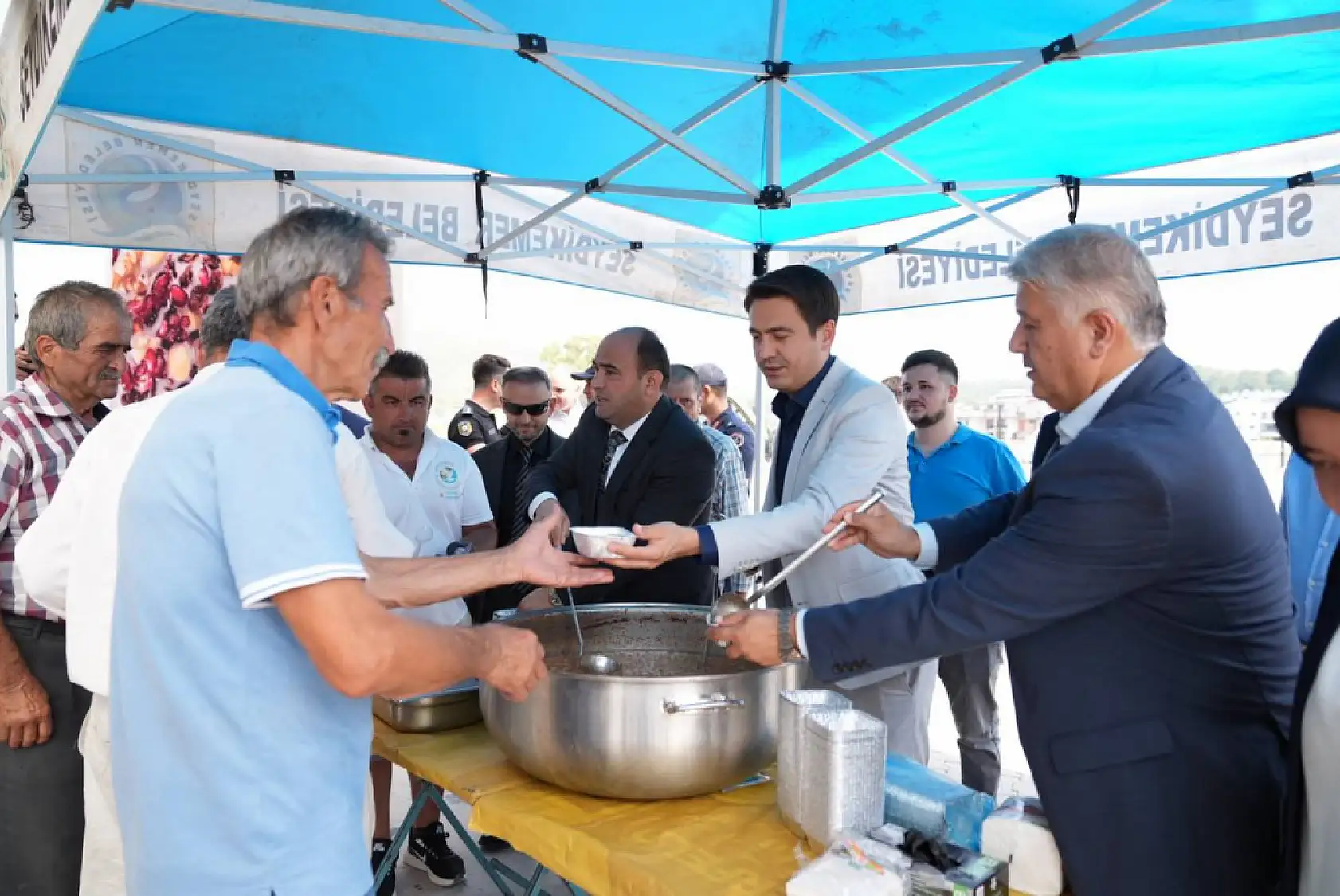 Seydikemer'de 15 Temmuz Şehitleri İçin Aşure İkramı