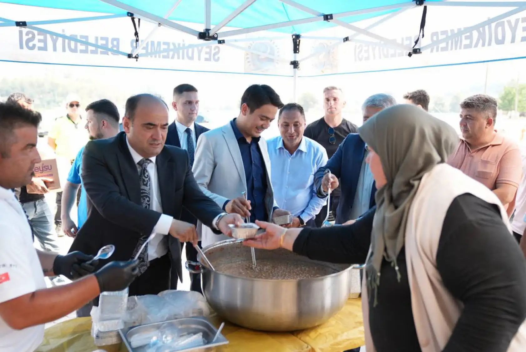 Seydikemer'de 15 Temmuz Şehitleri İçin Aşure İkramı