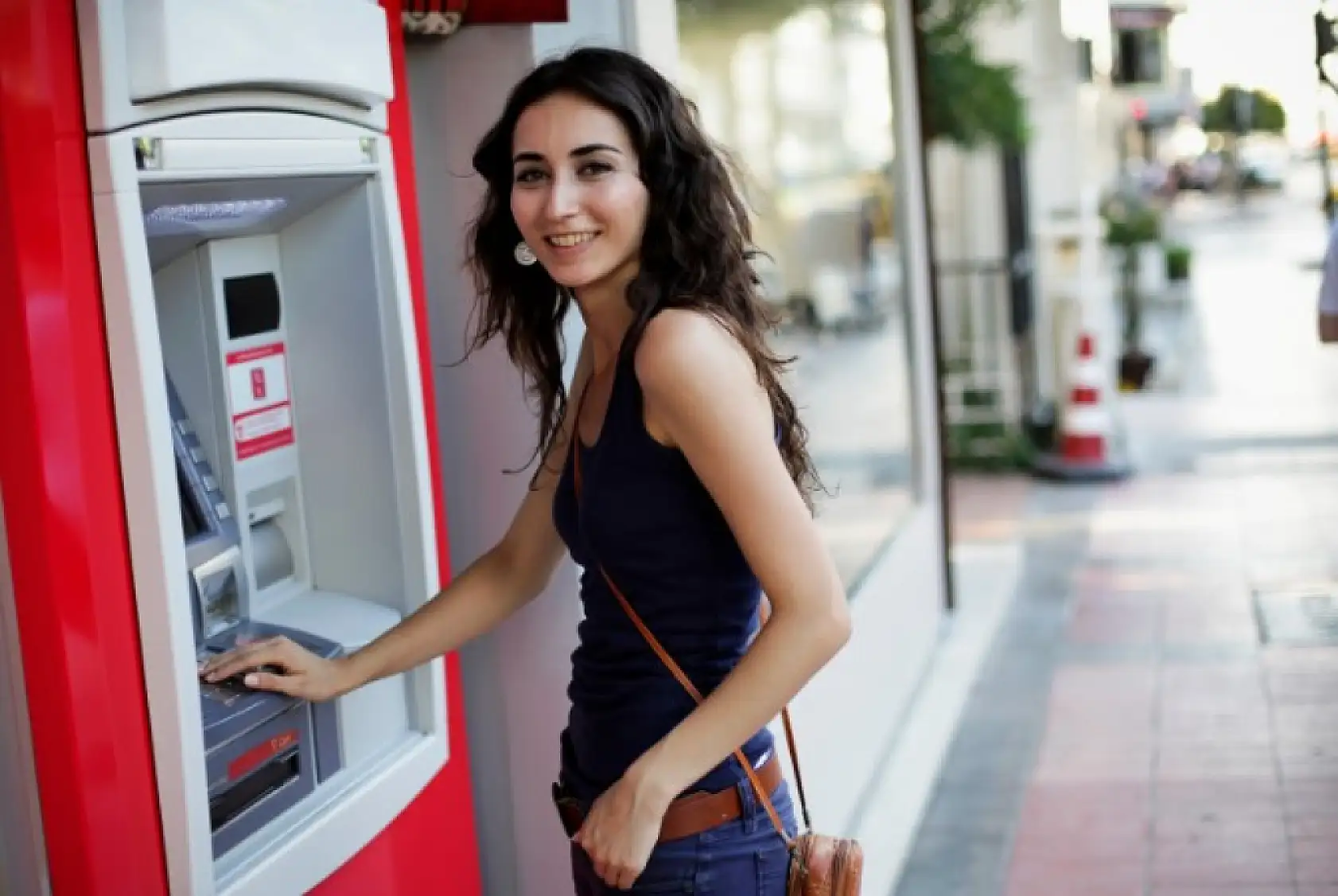 İhtiyaç kredisi çekmek hayal mi oldu? Yeni faiz oranları dudak uçuklattı, işte yeni faiz oranları