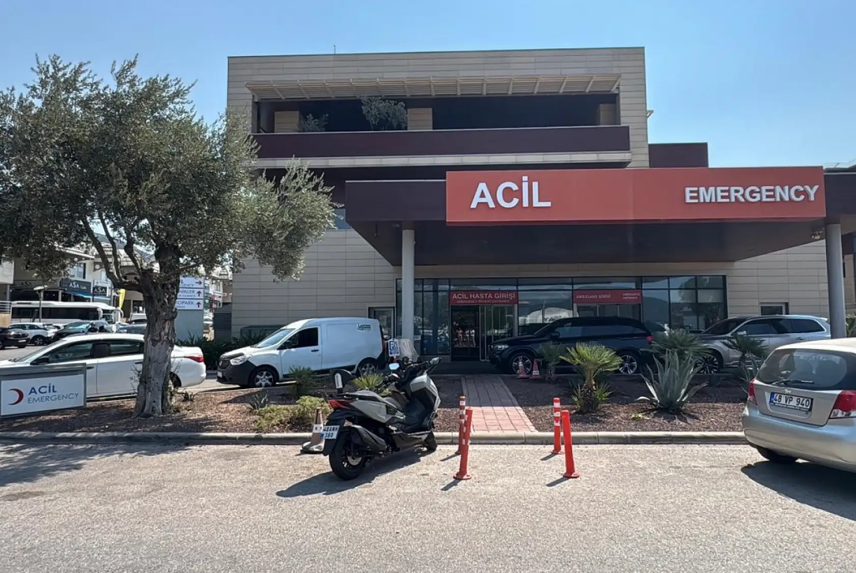 Fenerbahçe Kulübünün eski başkanlarından Ali Şen, Bodrum'da hastaneye kaldırıldı