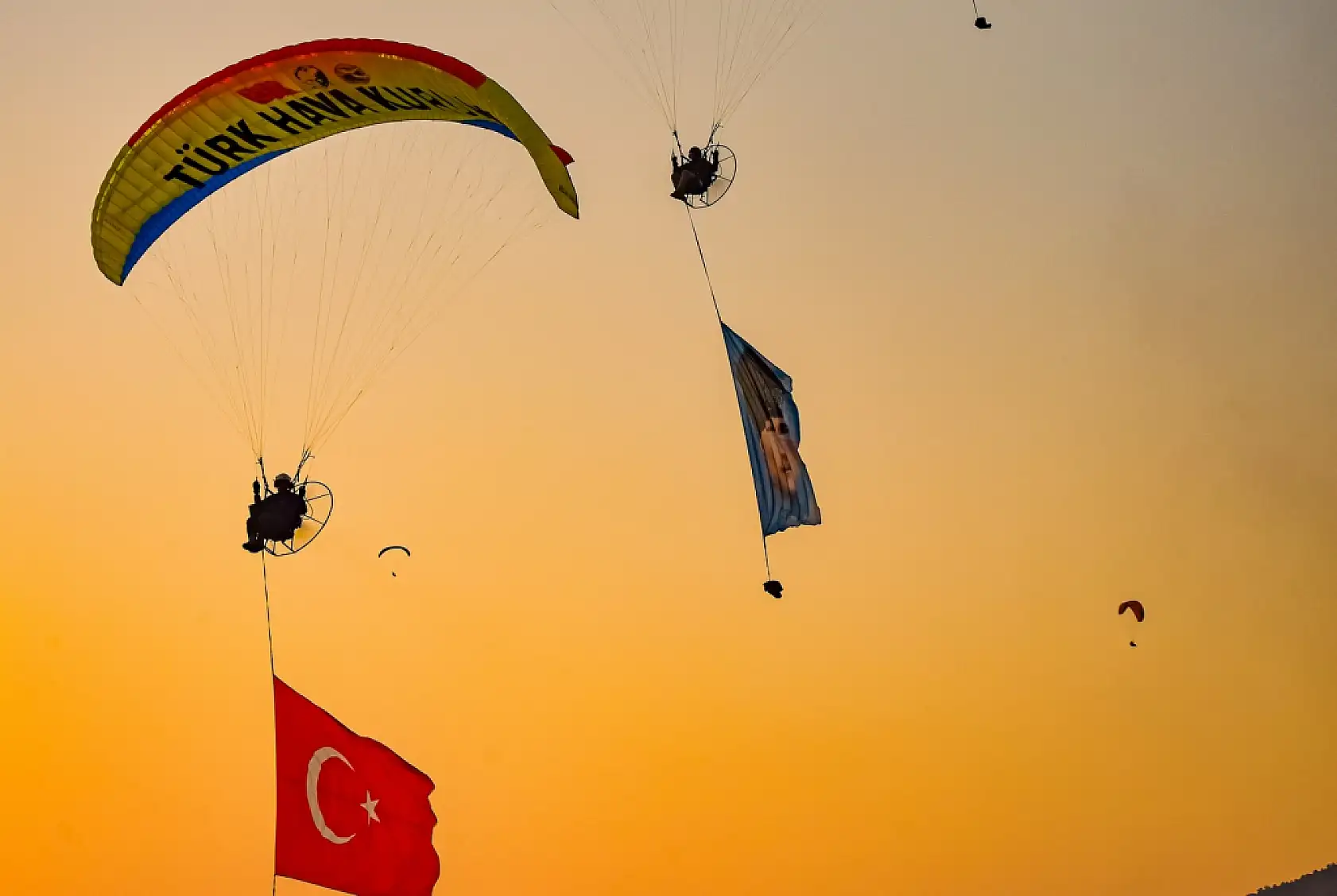 Fethiye'de Gökyüzü Şöleni Başlıyor: 25. Uluslararası Ölüdeniz Hava Oyunları Festivali 22 Ekim'de