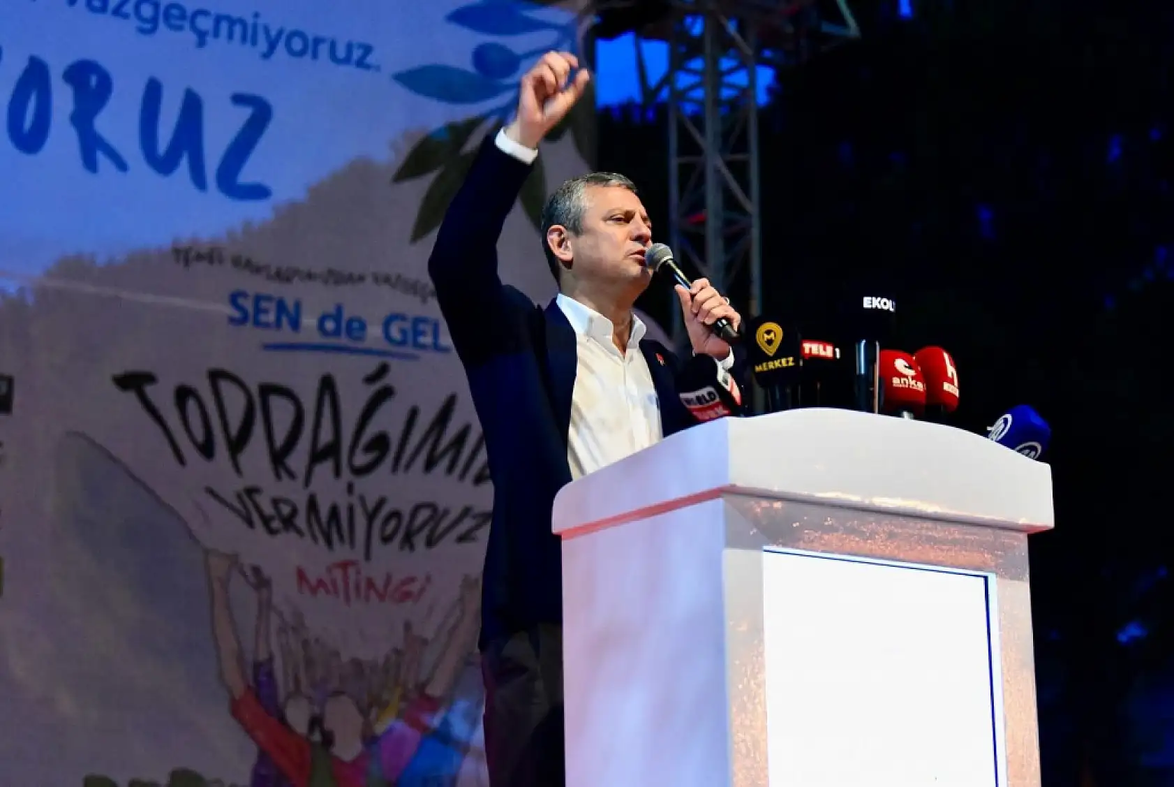 CHP Genel Başkanı Özel Muğla'daki mitingde konuştu: 'Muğla Atatürk Meydanı artık meclisin kendisidir'