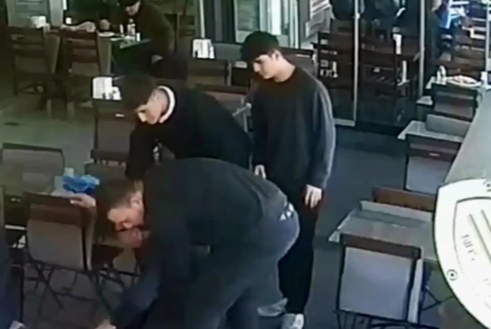 Bodrum'da dönerciden Heimlich manevrası