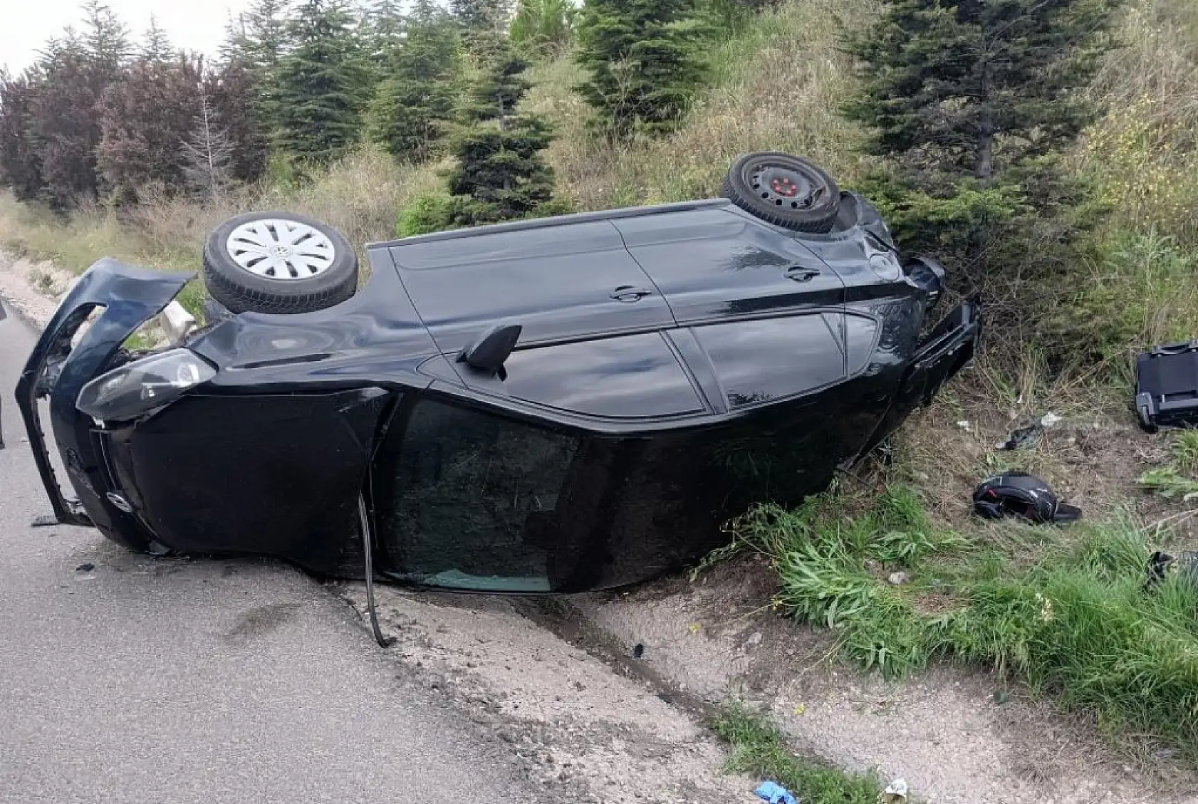 Motosiklet, otomobile arkadan çarptı 1 ölü