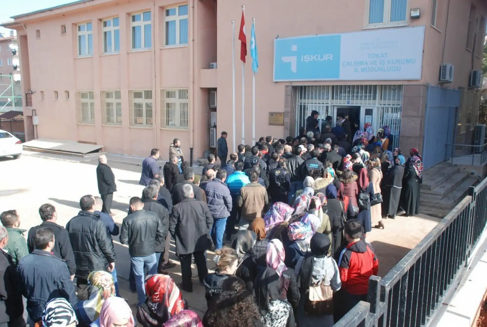 İşsizlik maaşı alanlar kazanan değil kaybeden mi oluyor? Patronlar işsizlik ödeneğinden ne kadar para alıyor? İşçilerin yeni dönemde alacakları pay ne kadar?