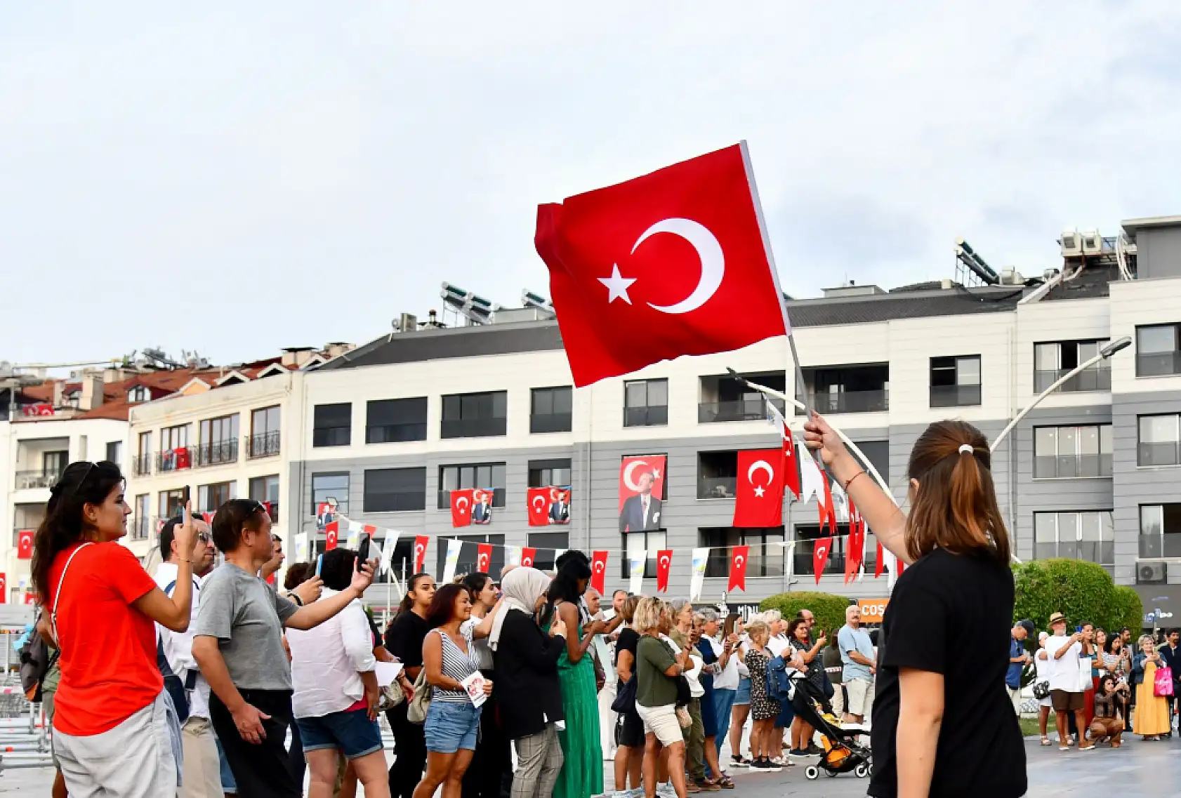 Fethiye'de Kent Orkestrası'ndan 'Cumhuriyet Şarkıları'