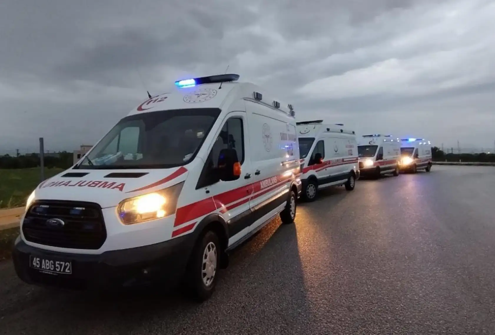 Yolcu otobüsü şarampole yuvarlandı: 10 yaralı