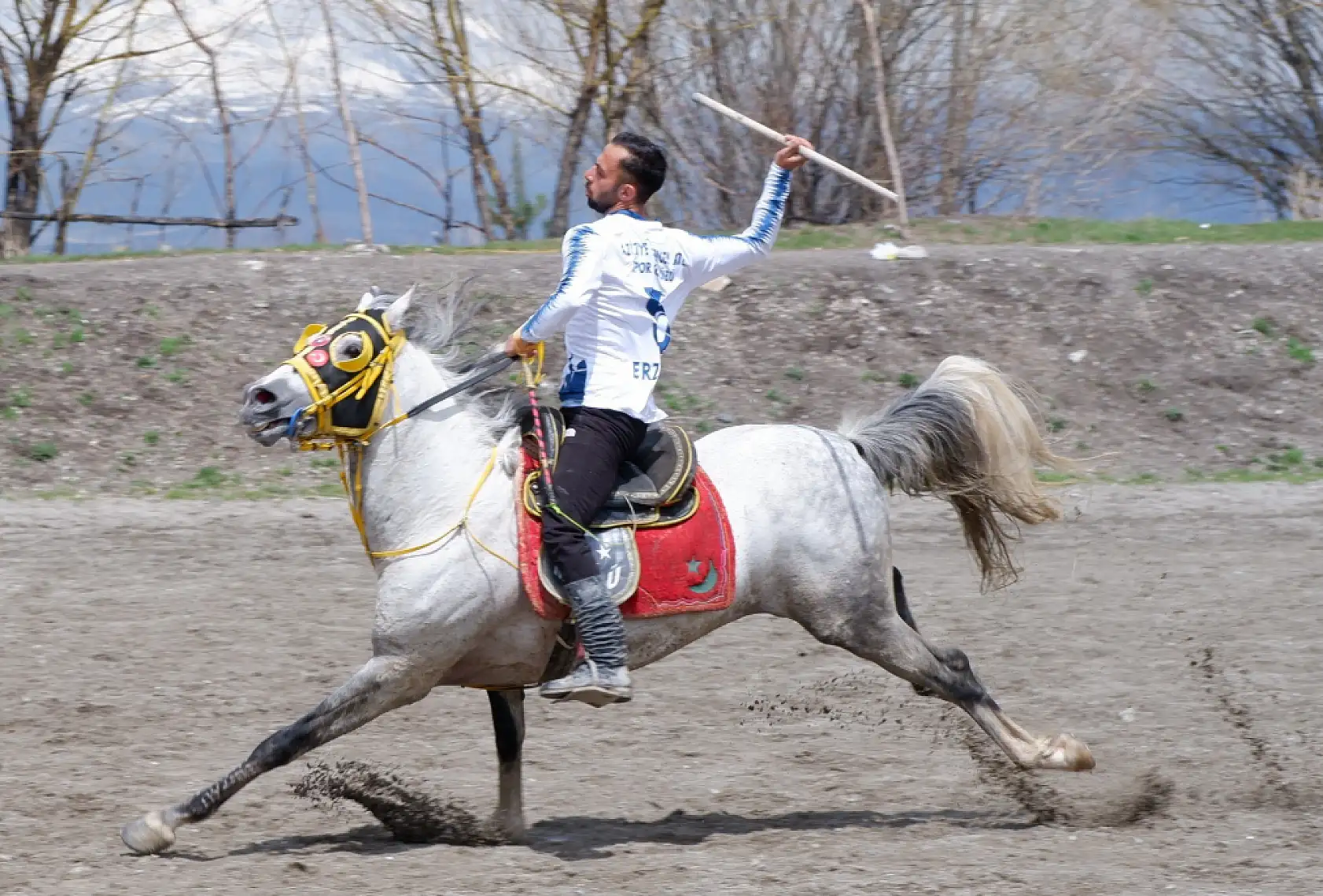 Cirit nefes kesti! Sahada hem rekabet hem gelenek vardı