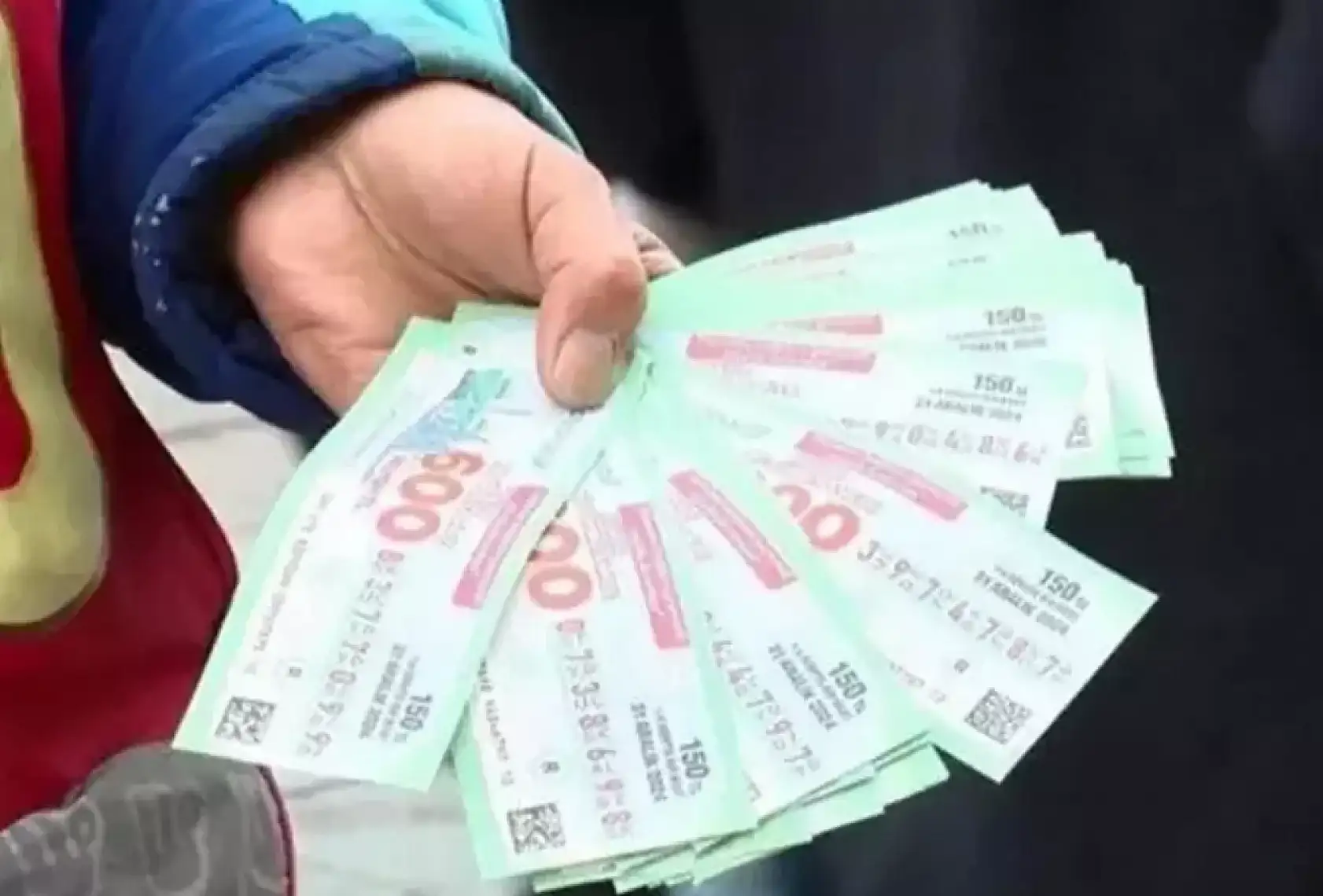 600 milyonluk büyük ikramiye üç çeyrek bilete çıktı