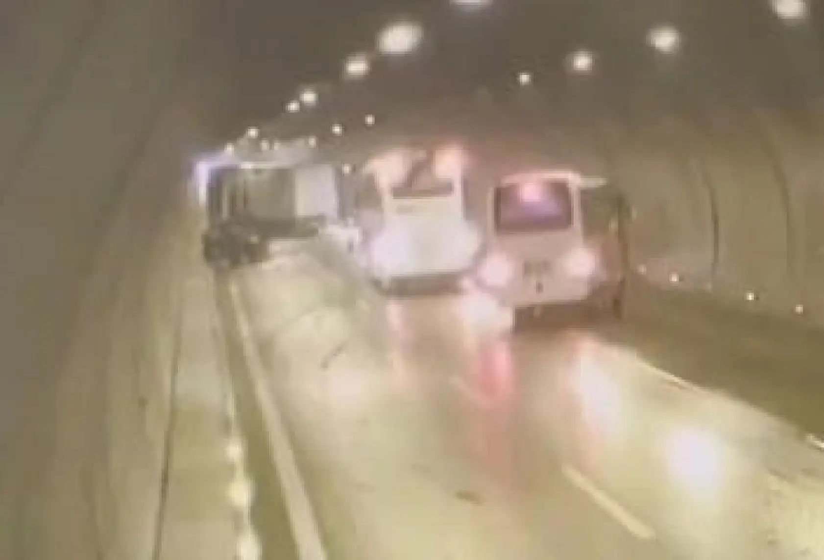 Otobandaki kazada 2 kişi yaralandı