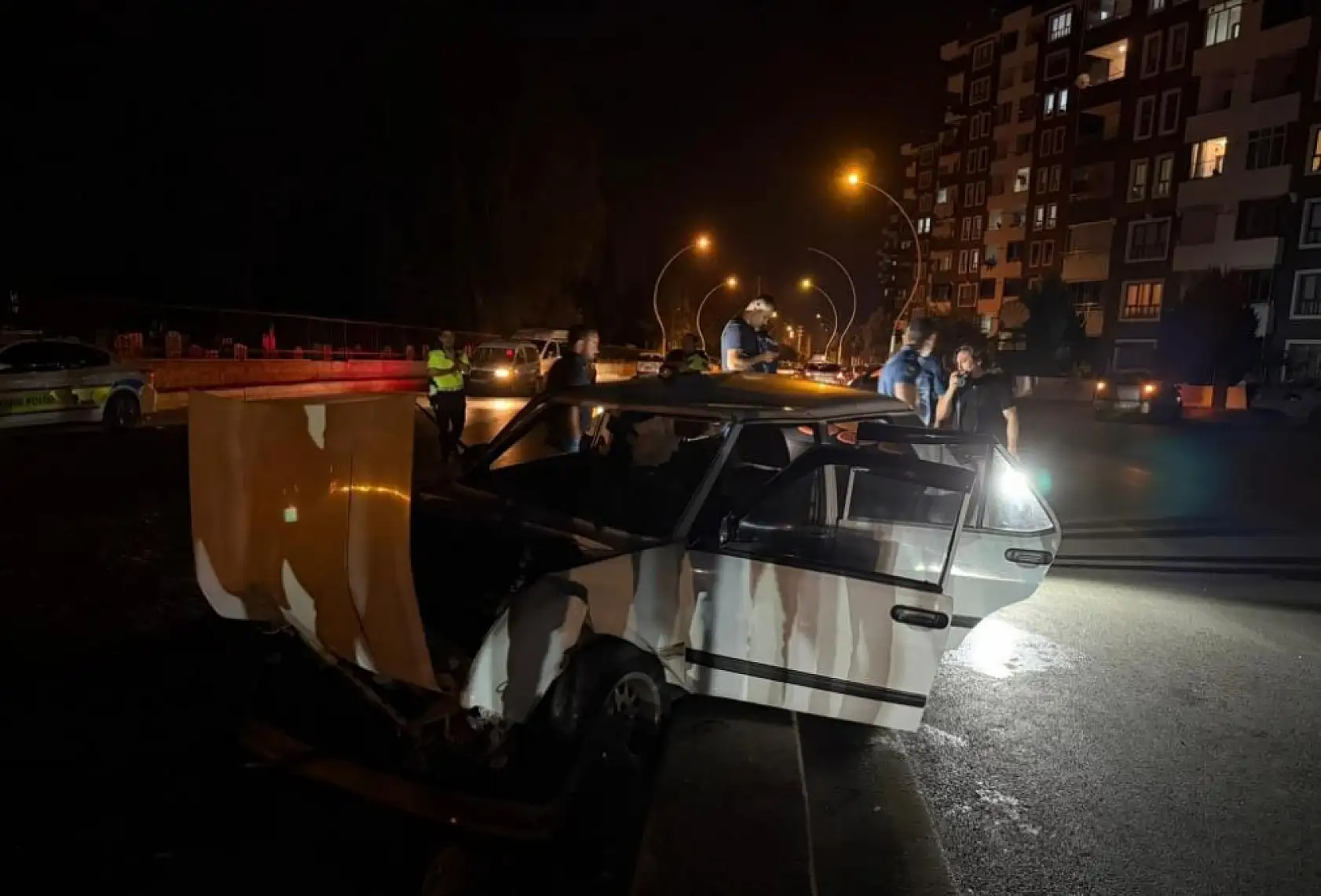 Feci Trafik Kazası: 3 Araç Çarpıştı, 1 Kişi Hayatını Kaybetti