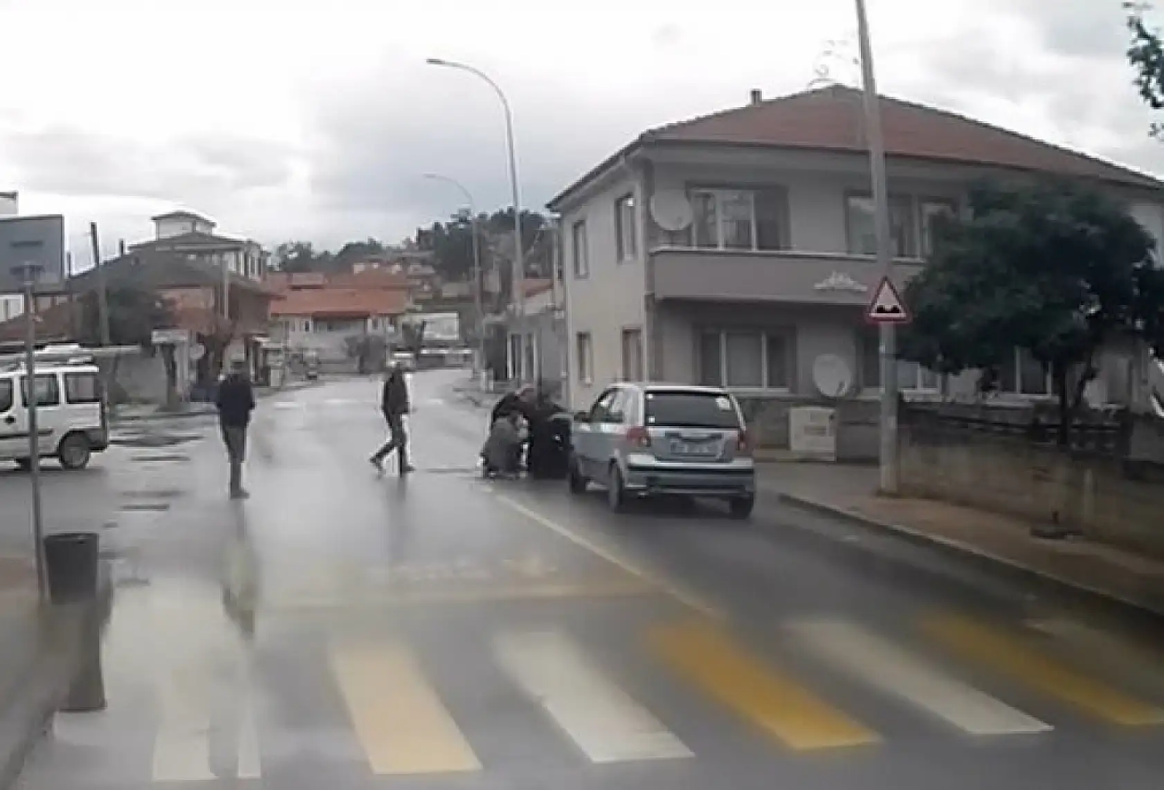 Otomobilin çarptığı yaşlı kadın hayatını kaybetti