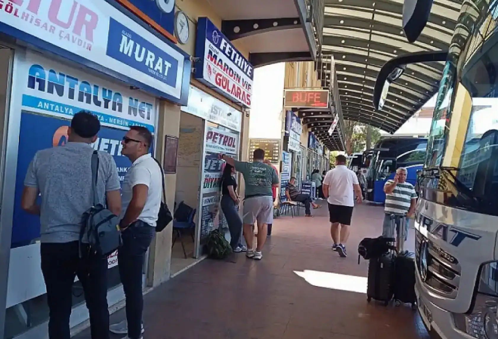 Fethiye'den İstanbul'a Seyahat: Otobüs Mü Uçak Mı Daha Mantıklı