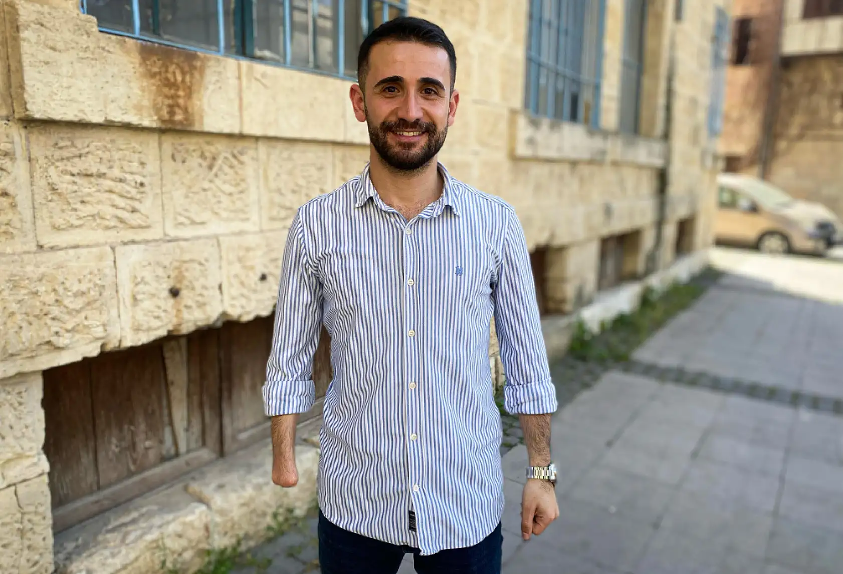 Eli bileğinden koptu, hayattan kopmadı