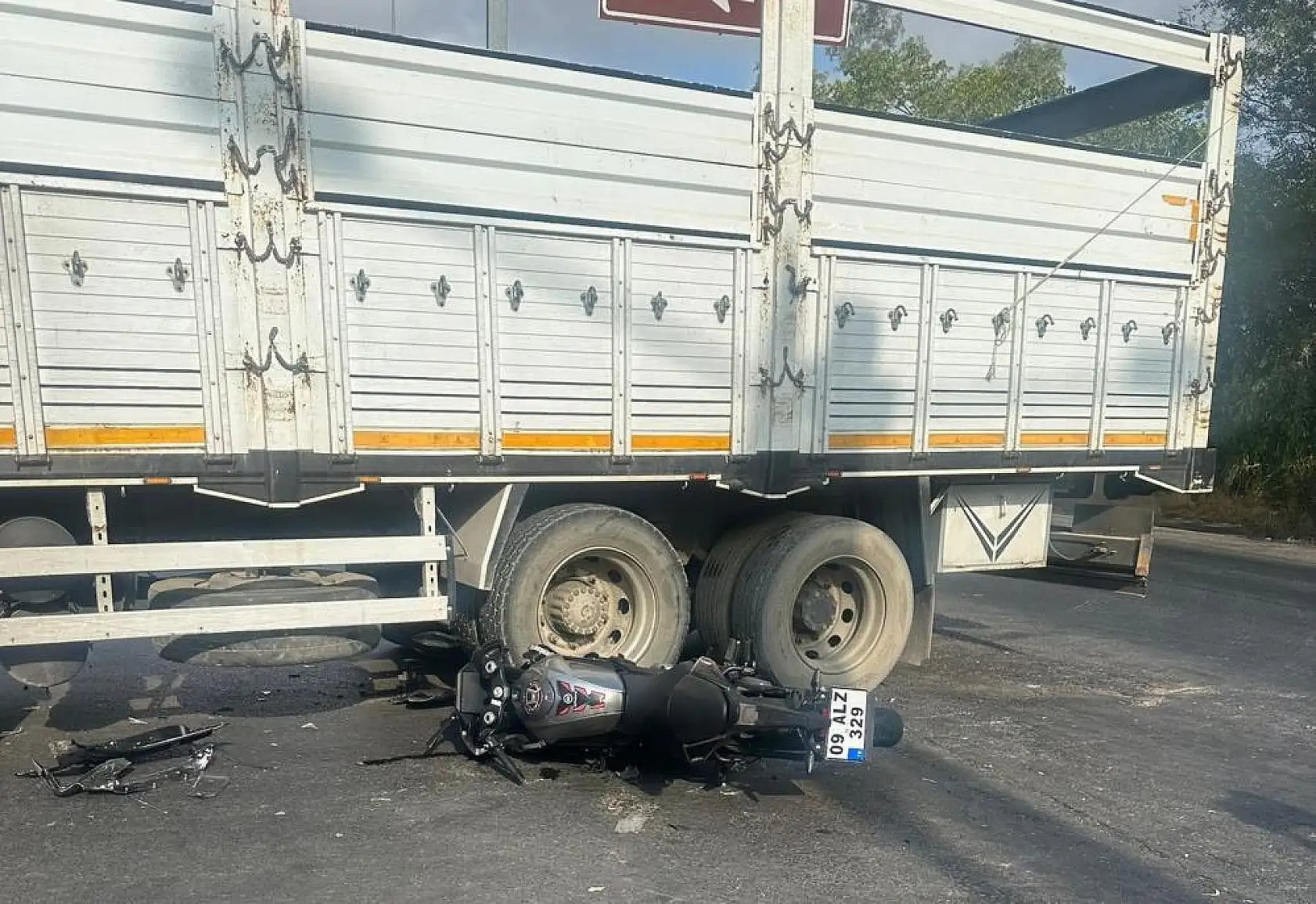 Feci trafik kazası: 22 yaşındaki motosiklet sürücüsü hayatını kaybetti