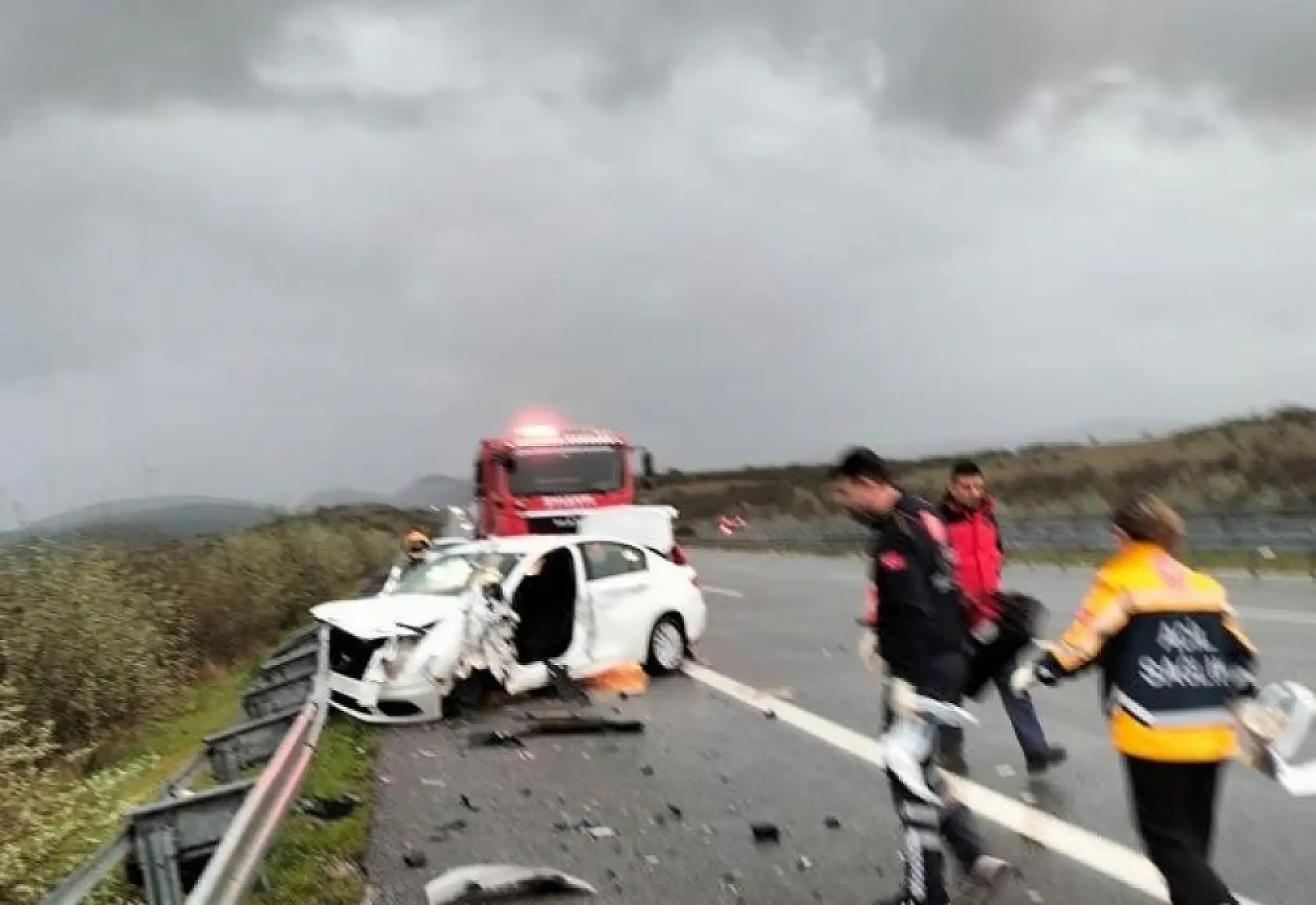 Zincirleme kaza: 2 ölü, 4 yaralı