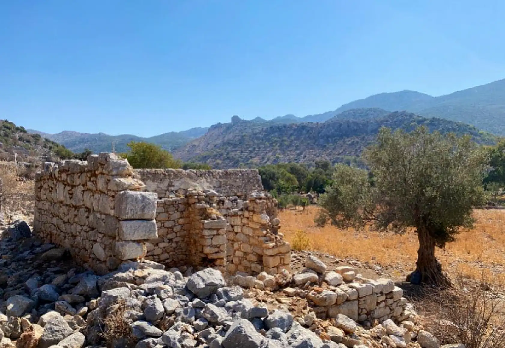 Phoenix Antik Kenti'ndeki kazılar kentin bağlantılarını ve dini yapısını belgeledi