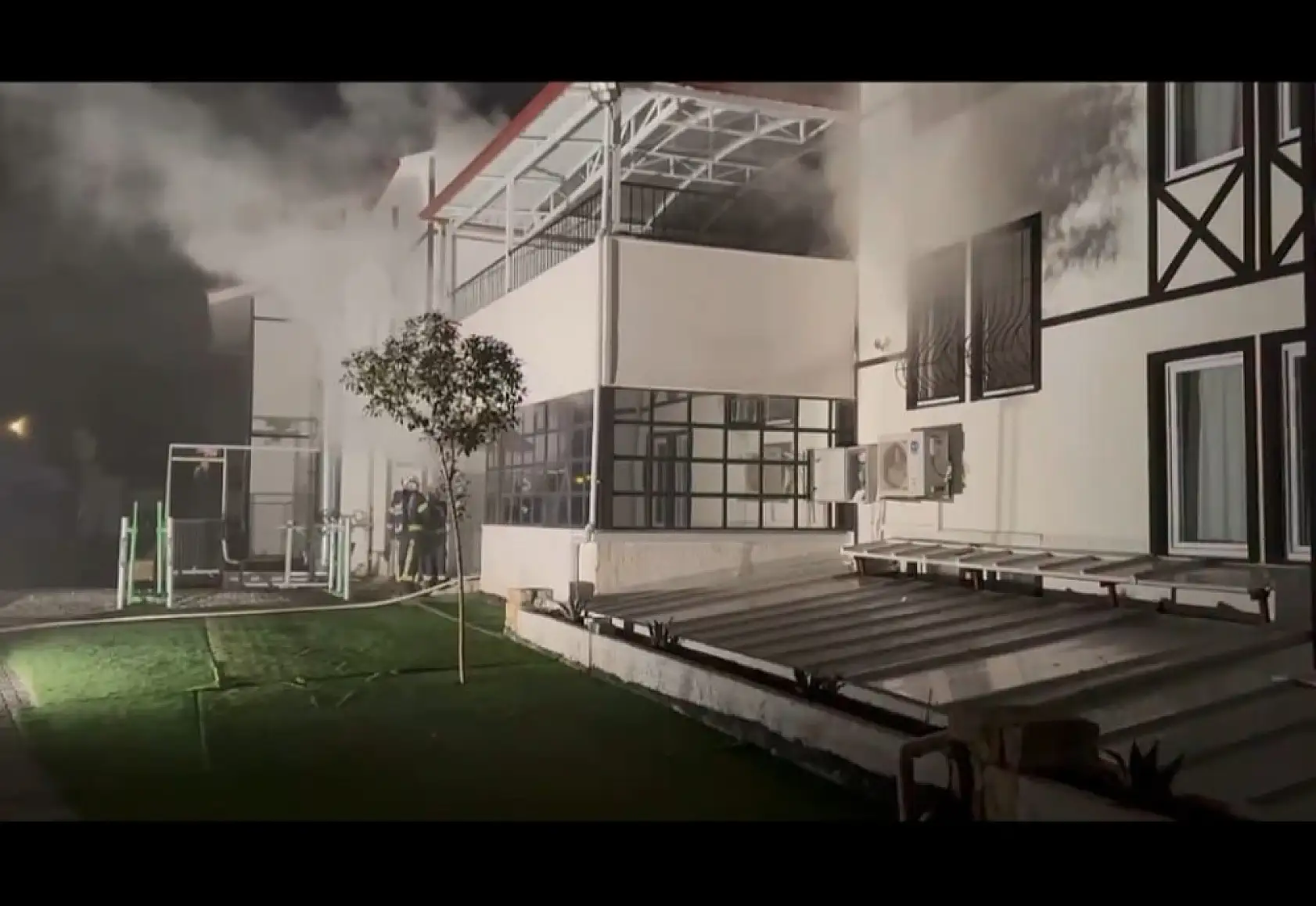 Engelli Bakım Merkezinde korkutan yangın! Mahsur kalanlar son anda kurtarıldı