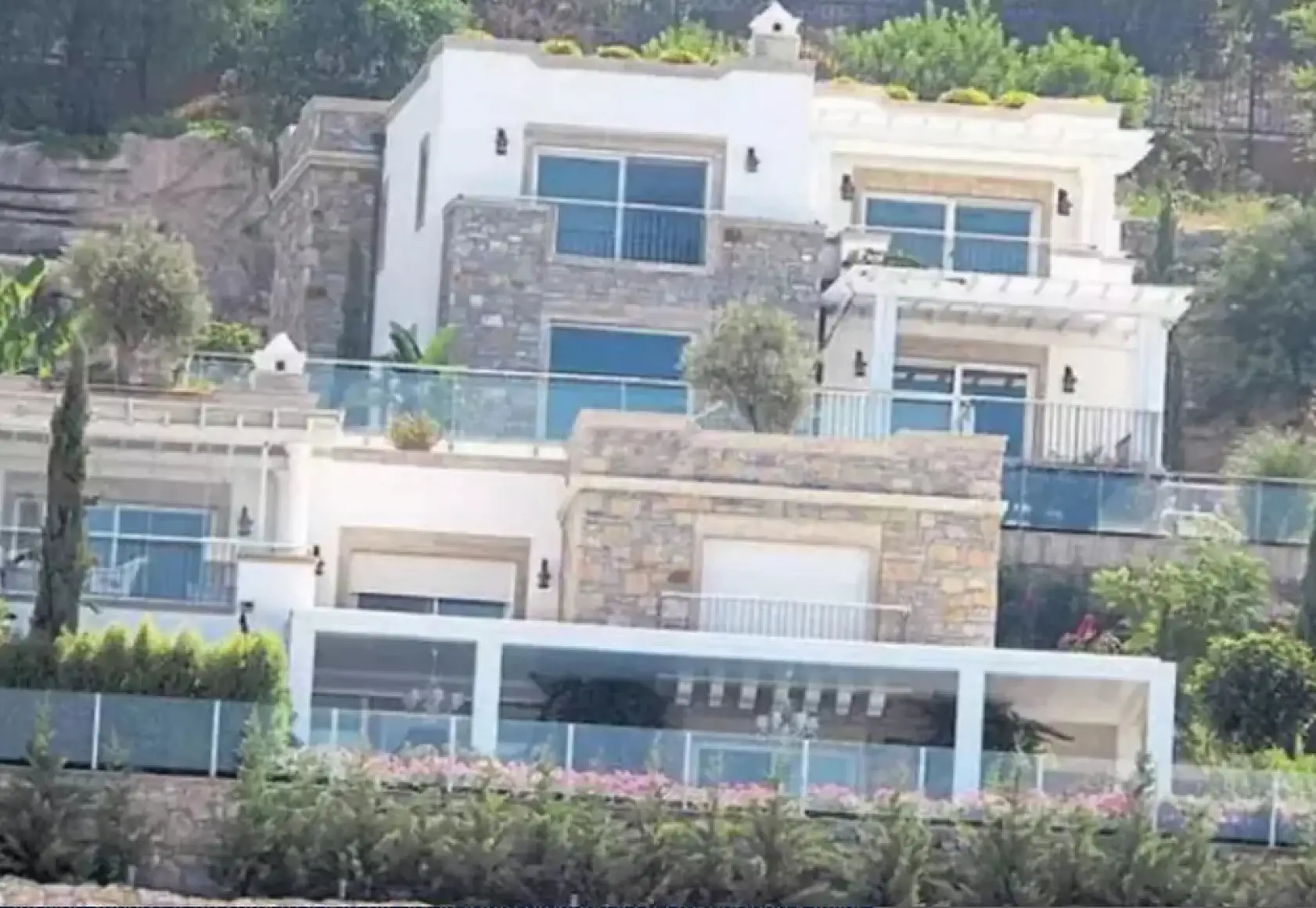 Kazancını gayrimenkule yatırıyor: O İsim Bodrum'daki ultra lüks villasını yeniliyor