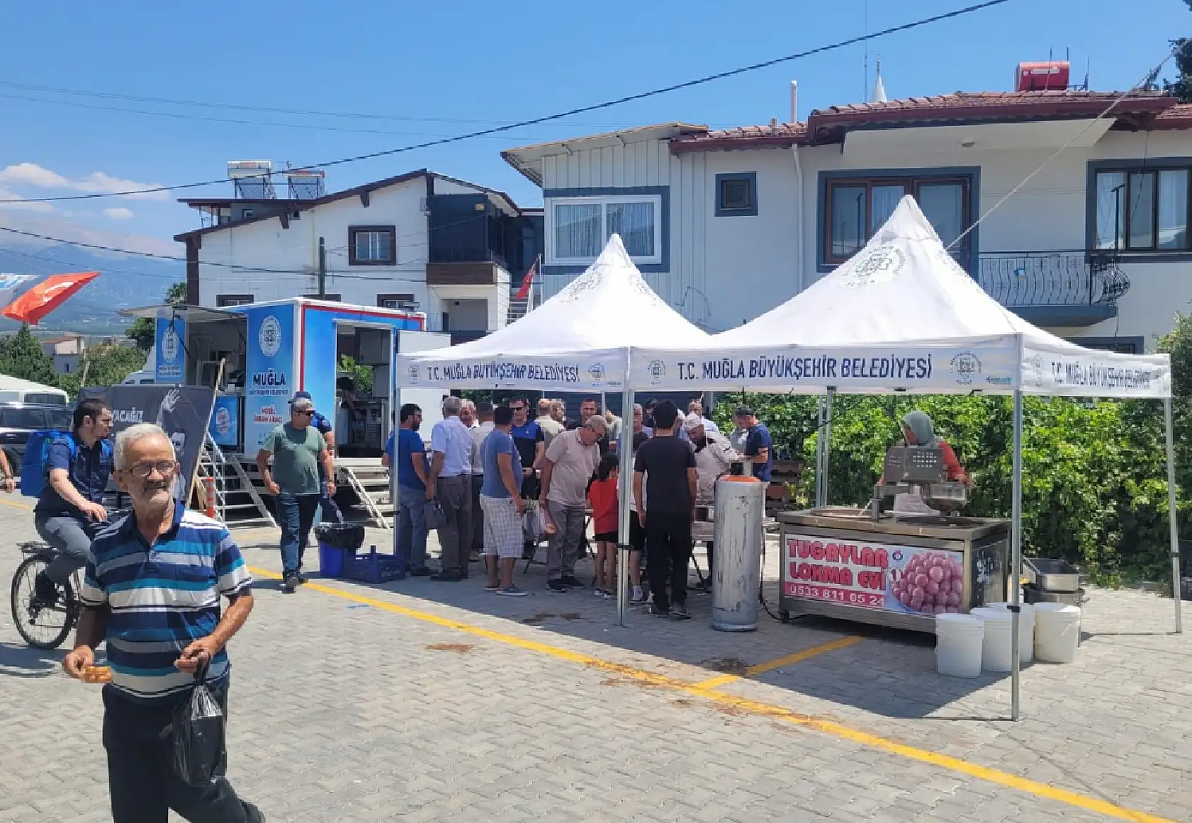 Muğla Büyükşehir Belediyesi'nden Seydikemer'de Ferdi Zeyrek Anısına Lokma Hayrı