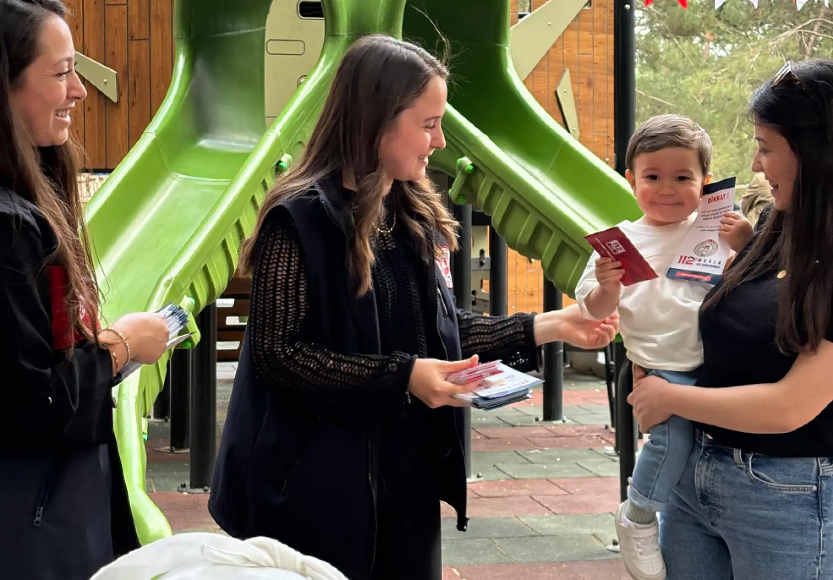 Menteşe'deki piknik etkinliğinde vatandaşlar bilgilendirildi