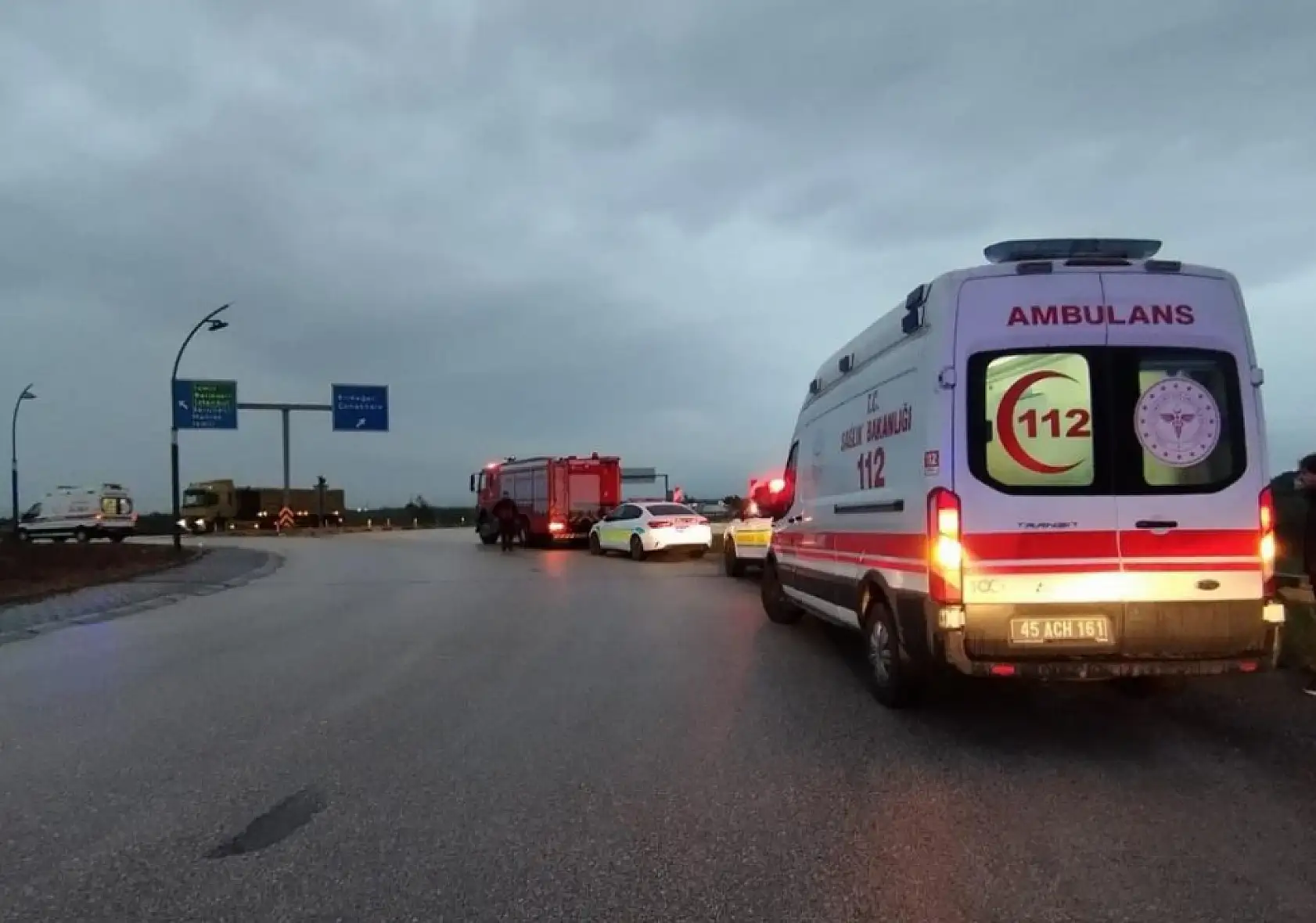 Yolcu otobüsü şarampole yuvarlandı: 10 yaralı
