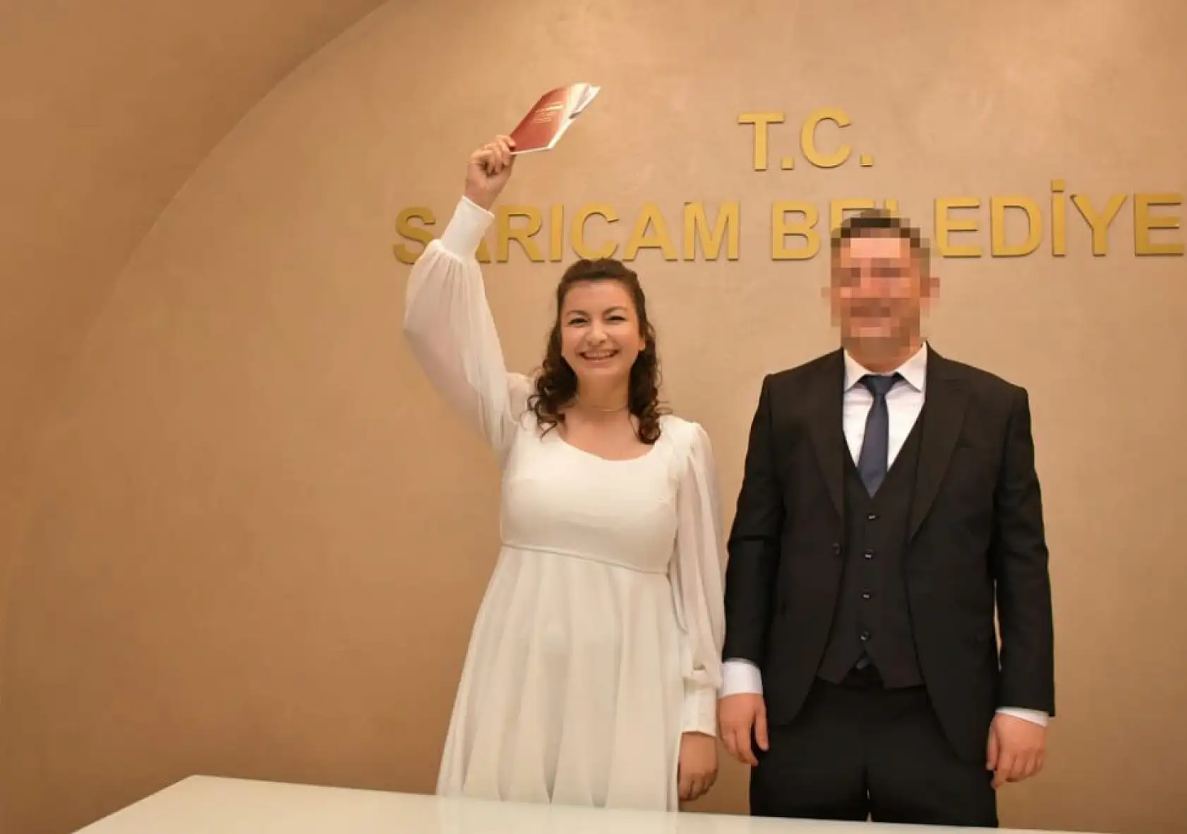 Kocası tarafından balkondan atıldığını öne süren öğretmen felç kaldı