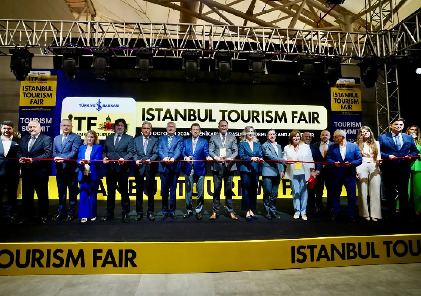Başkan Karaca, İstanbul Turizm Fuarı'nda sektör temsilcileriyle görüştü