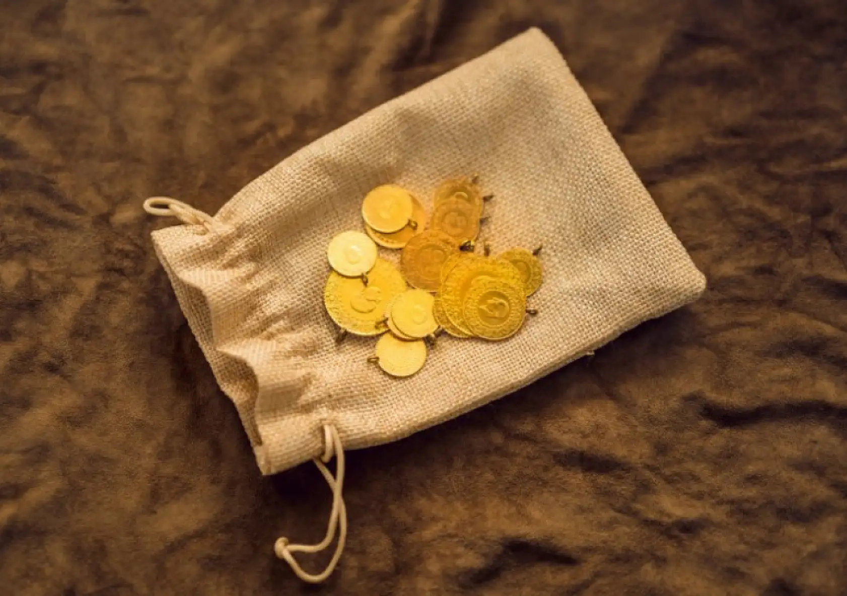 Sarı madende rekor üstüne rekor! Gram altın 3.430 TL'ye ulaştı