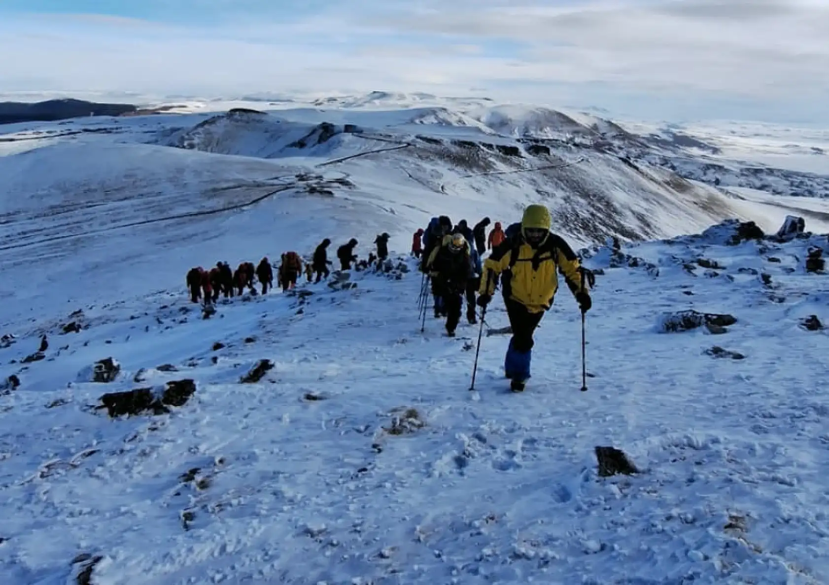 Sarıkamış şehitlerini dağcılar 3 bin rakımda andı