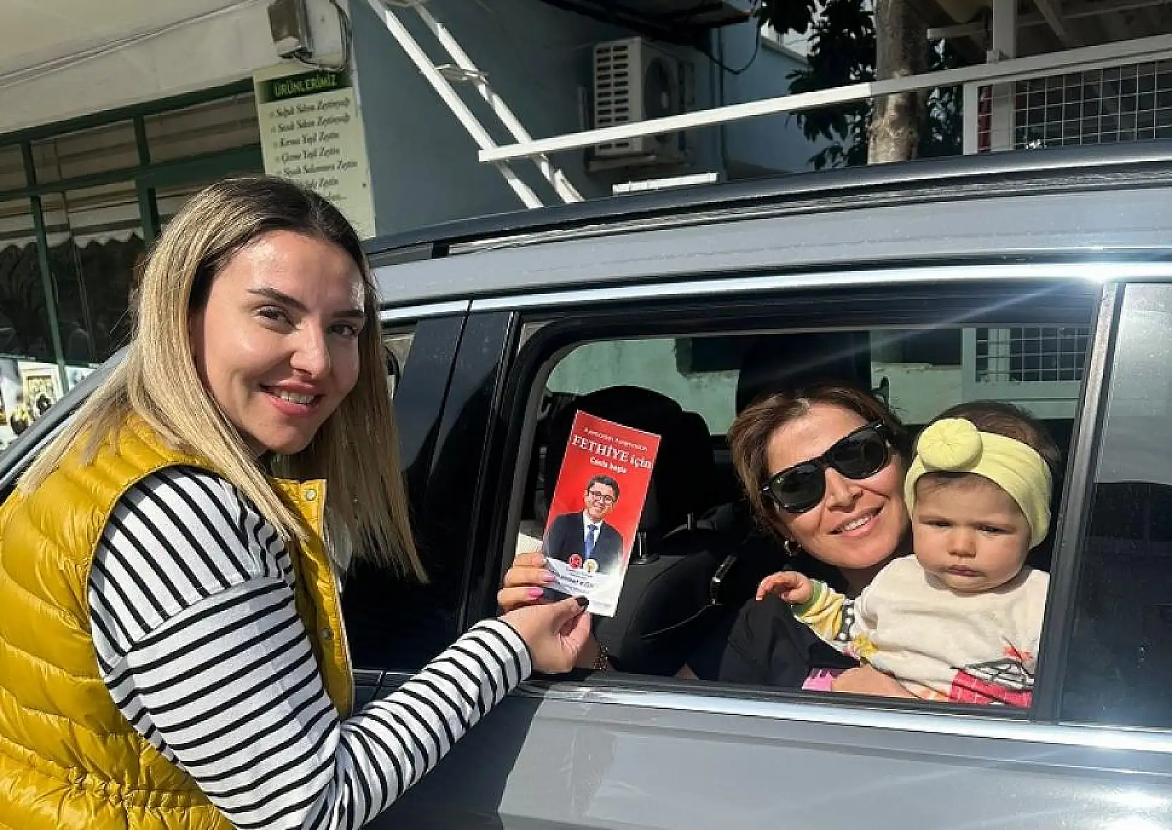 Cumhur İttifakı Kadın ve Gençlik Kolları kapı kapı dolaşıyor