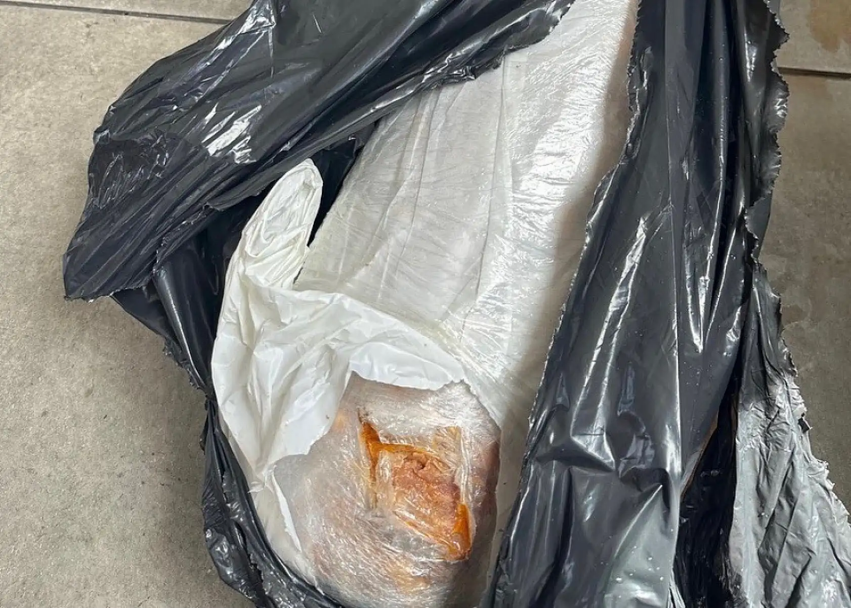 Menteşe otogarında sağlıksız tavuk döner ele geçirildi