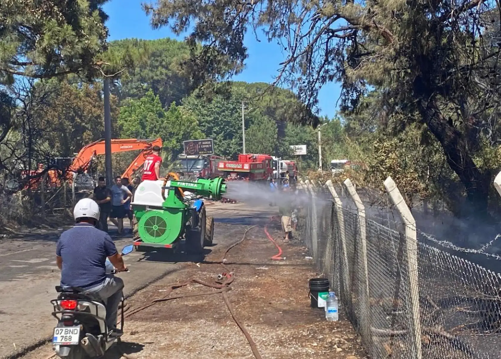 Antalya'daki orman yangınında duygulandıran anlar