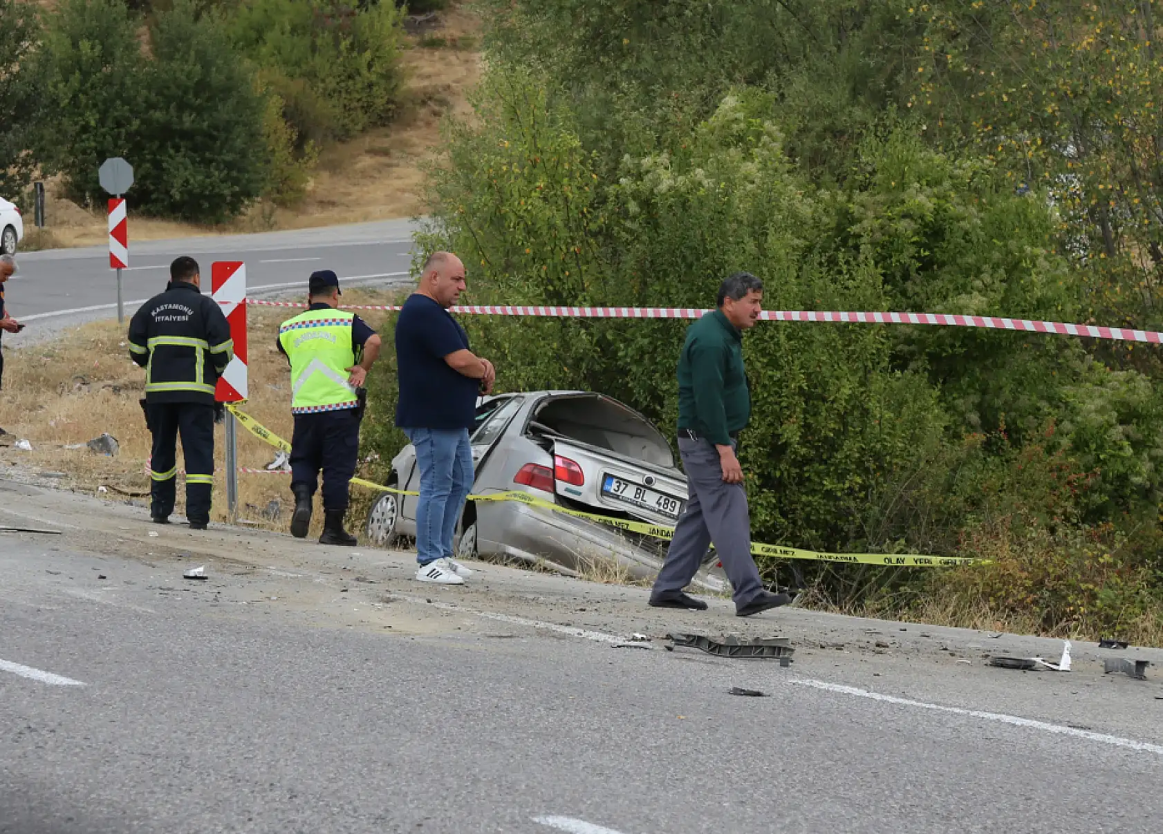 Hafriyat kamyonuyla çarpışan otomobildeki 15 yaşındaki çocuk öldü, babası ağır yaralandı
