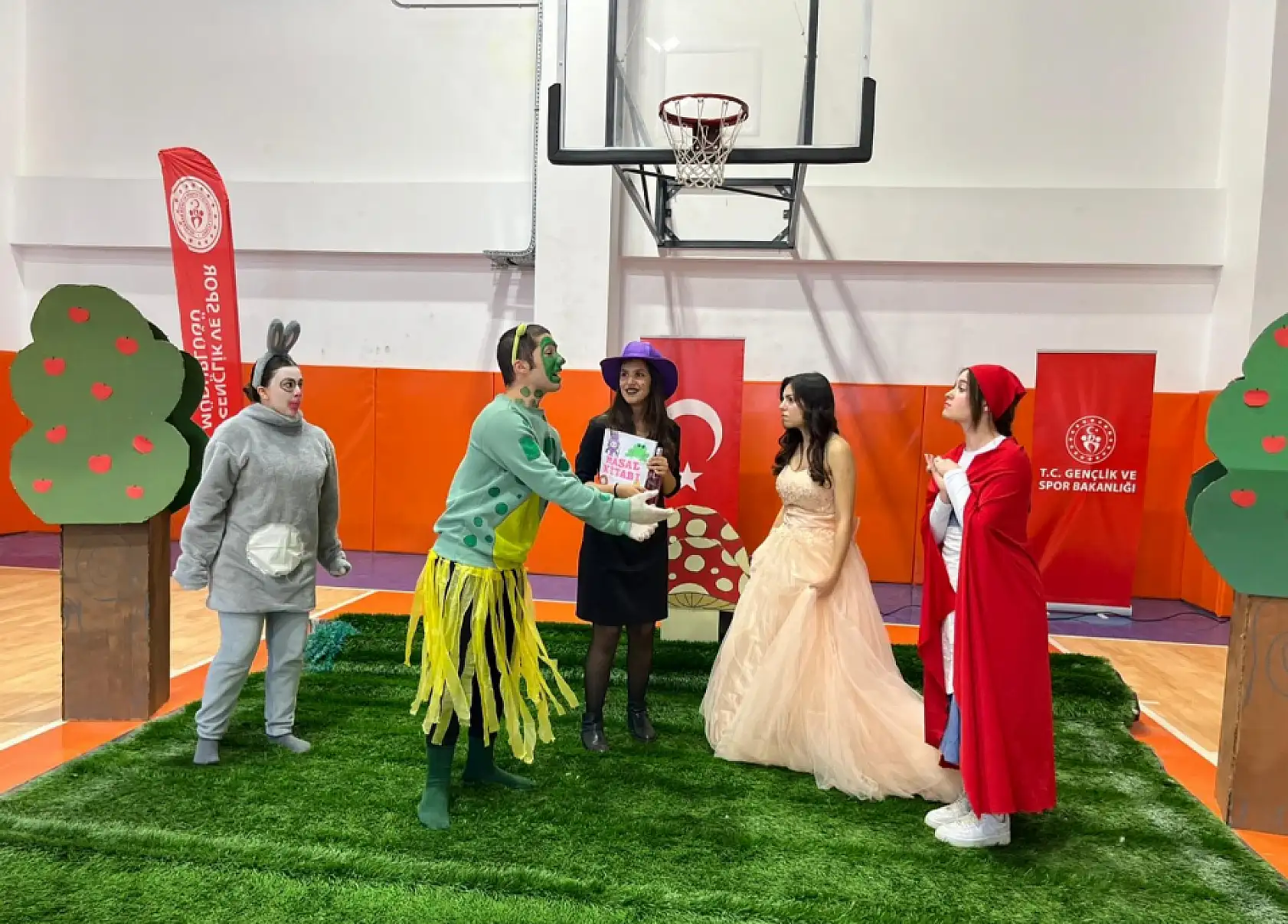 Ula Anaokulu öğrencileri 'Kayıp Masallar Kitabı' ile sanatla buluştu