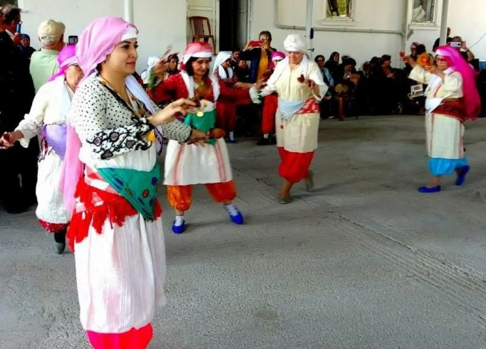 Asırlık gelenek, kadınların ellerinde yeniden hayat buluyor