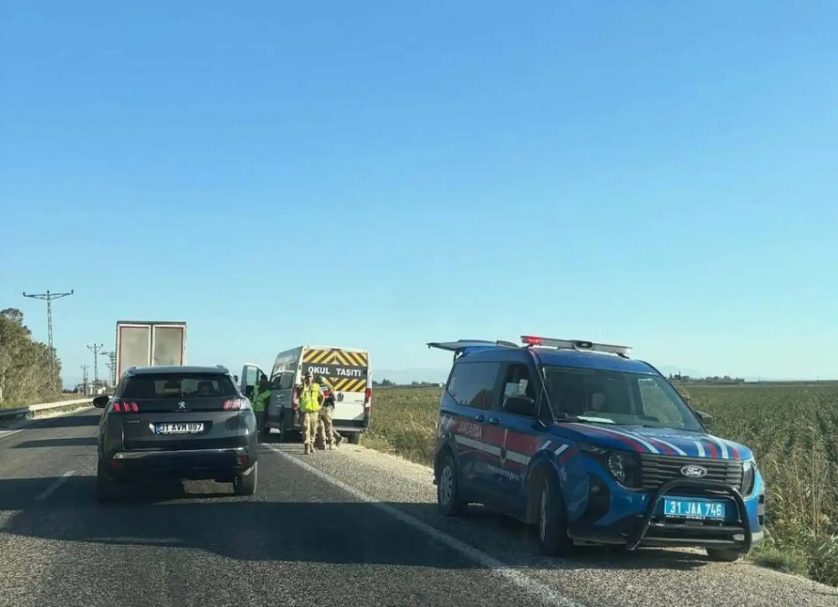 Okul Servisinden İndi, Karşıya Geçerken Canından Oldu