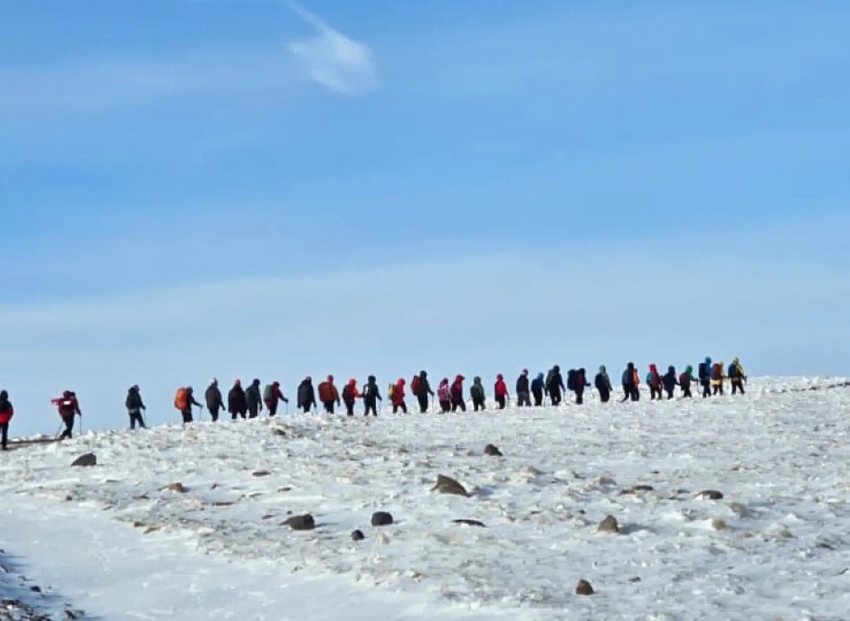 Sarıkamış şehitlerini dağcılar 3 bin rakımda andı