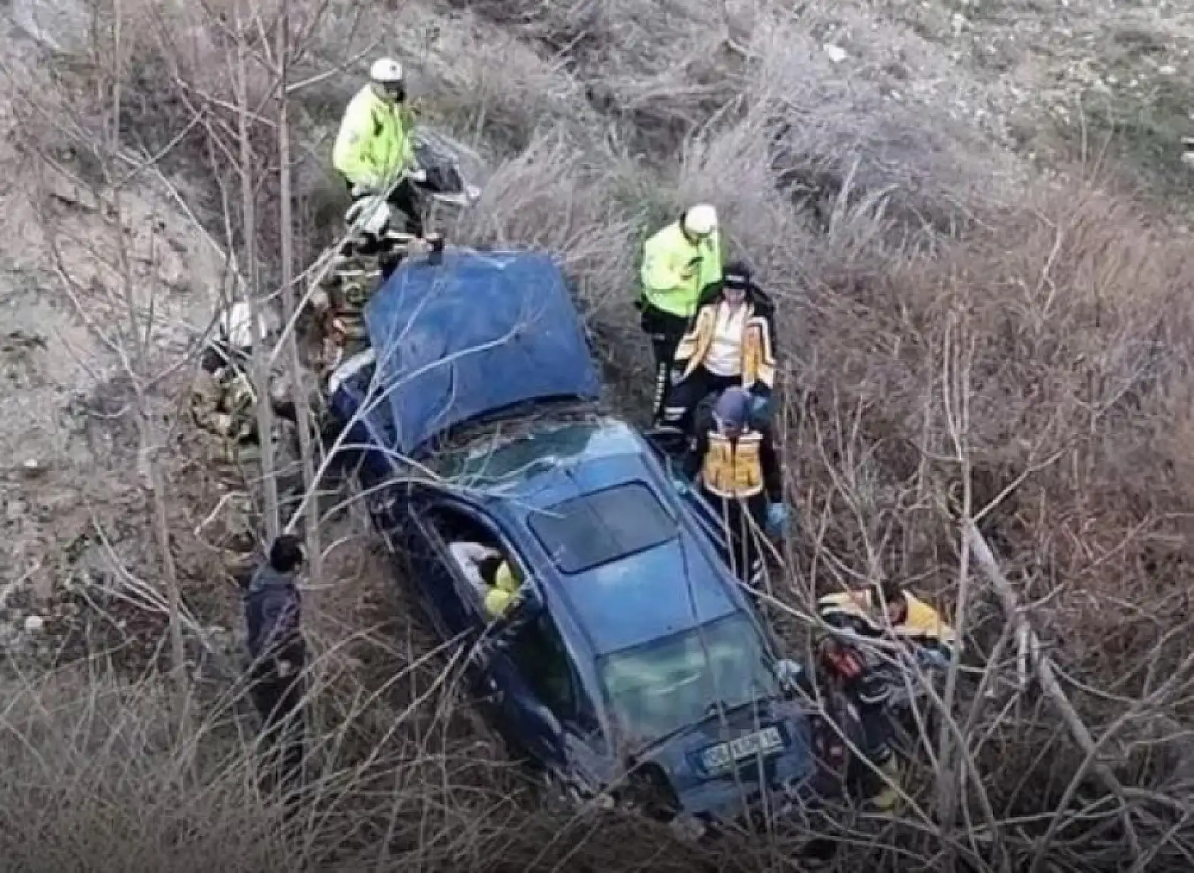 Trafik kazasında vefat eden çift ve bebekleri son yolculuğunda