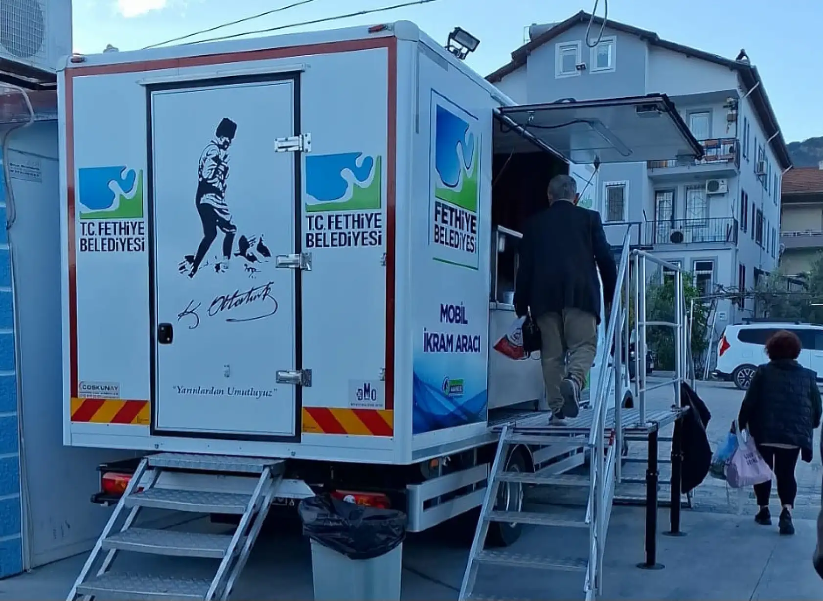 Fethiye'de Perşembe Pazarı'nda çorba ikramı