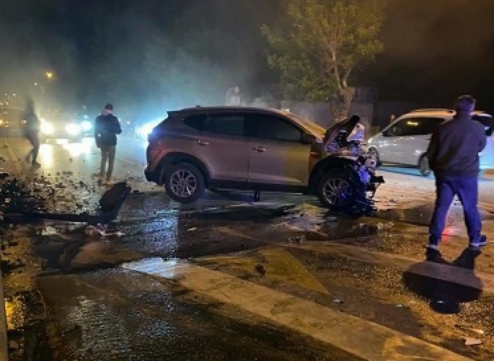 Korkutan kaza: Ortalık savaş alanına, araçlar hurdaya döndü 3 yaralı