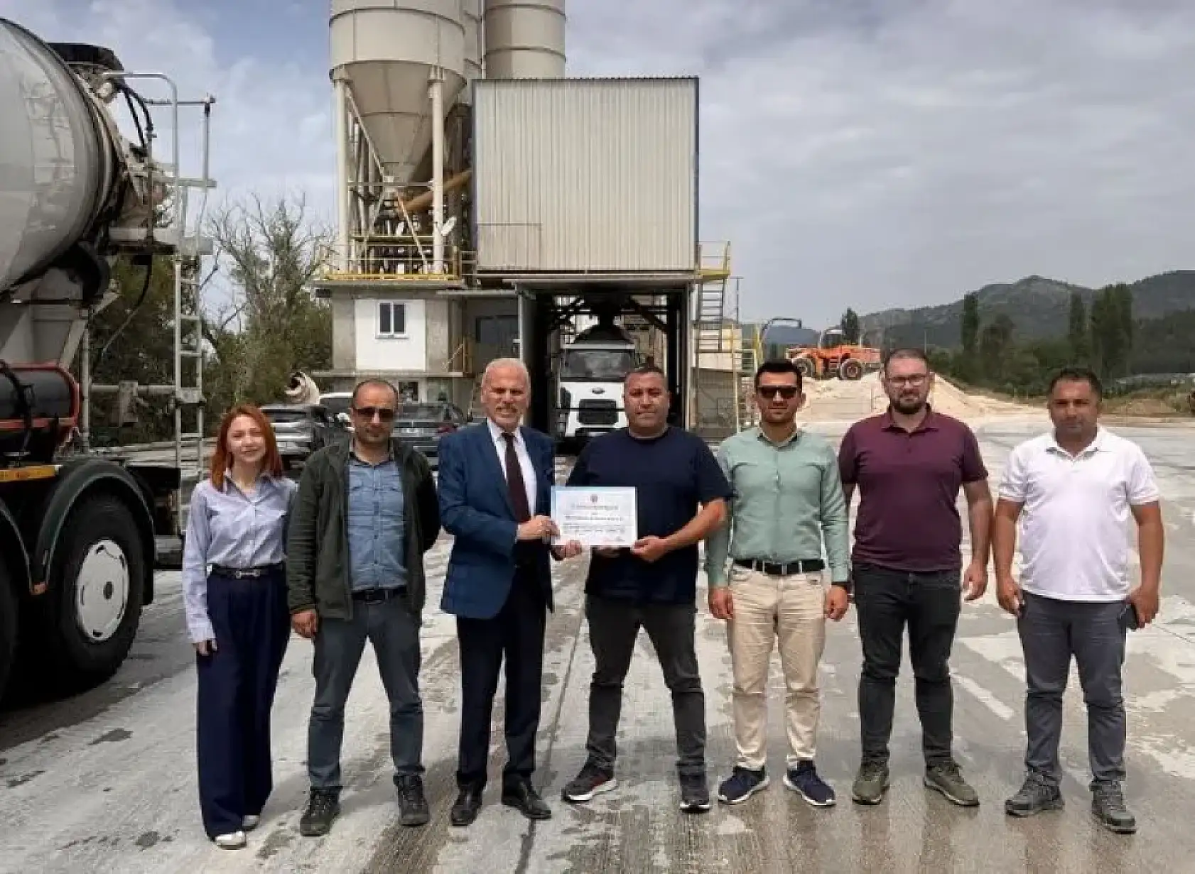 Yiğit İnşaat'a SGK Müdürü Avados'tan Teşekkür Belgesi